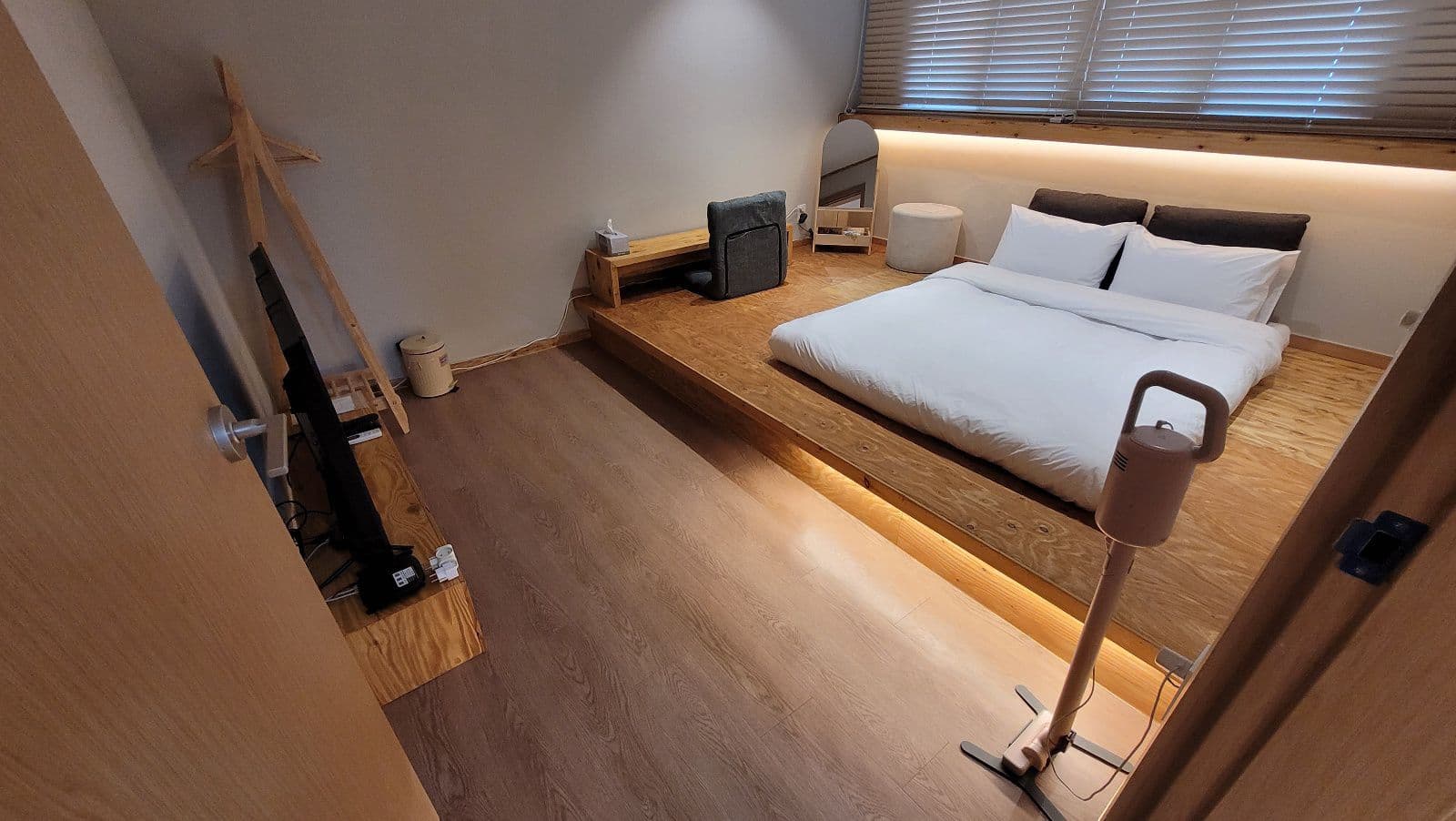 Korean-Fusion Studio Steps from Namsan Trail