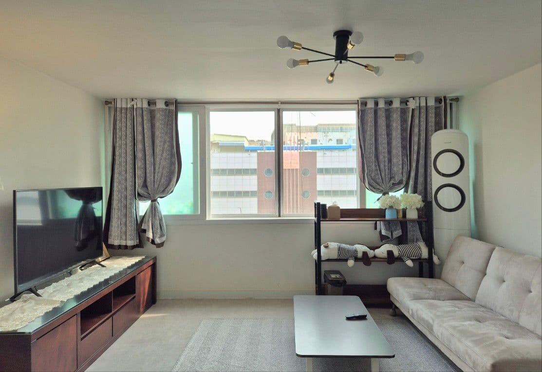 Cheonggyecheon Stream View Studio Near DDP, 73㎡
