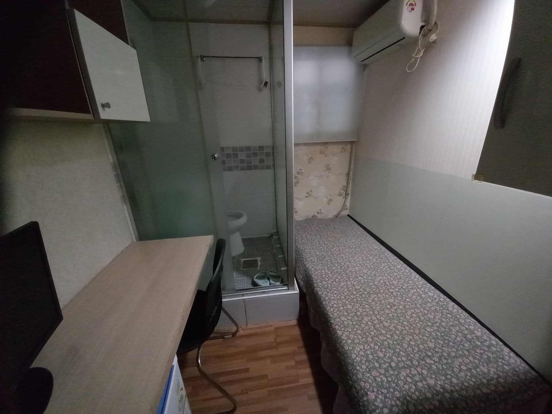 Jonggak-Adjacent Private Studio Steps from Jongno 3-ga Exit 14