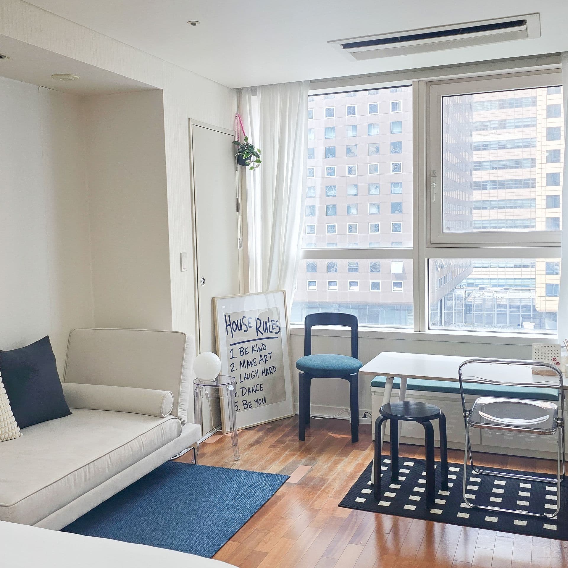 Gwanghwamun 3-Min Studio with Full Kitchen Setup