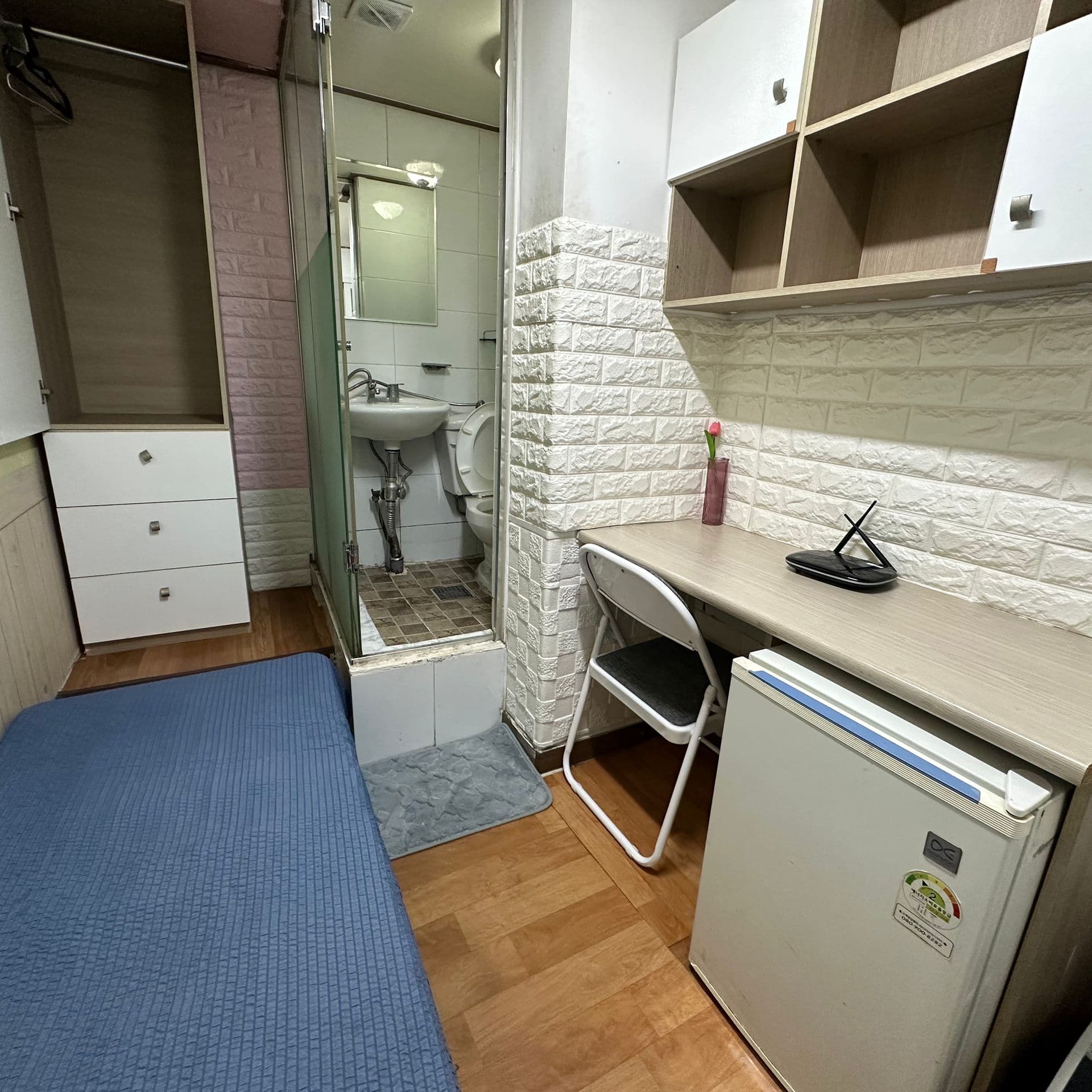Compact Private Studio with En-Suite in Central Jongno