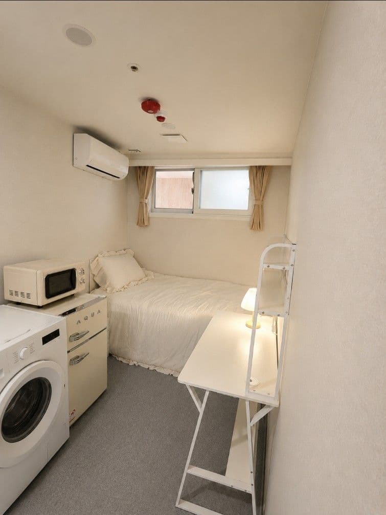 Newly Opened Full-Option Studio in Central Jongno