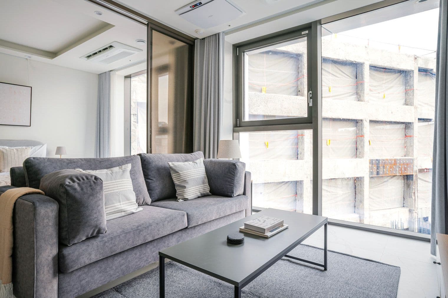 Blueground One-Bedroom with Hannam City Views