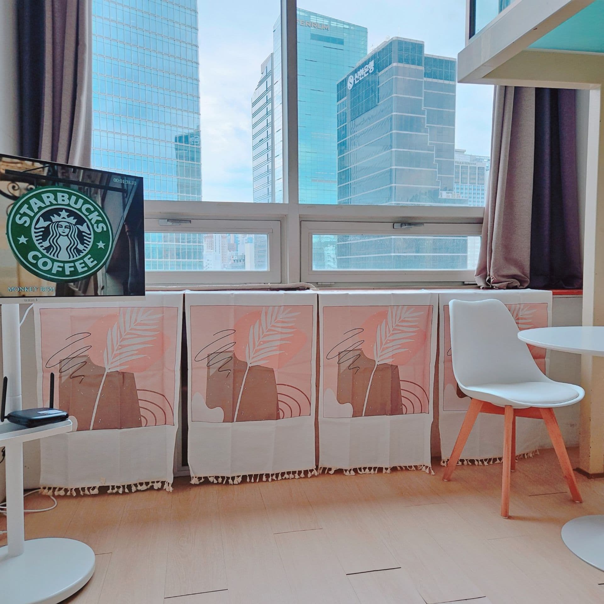 Cheonggyecheon View Studio One Minute from Jongno