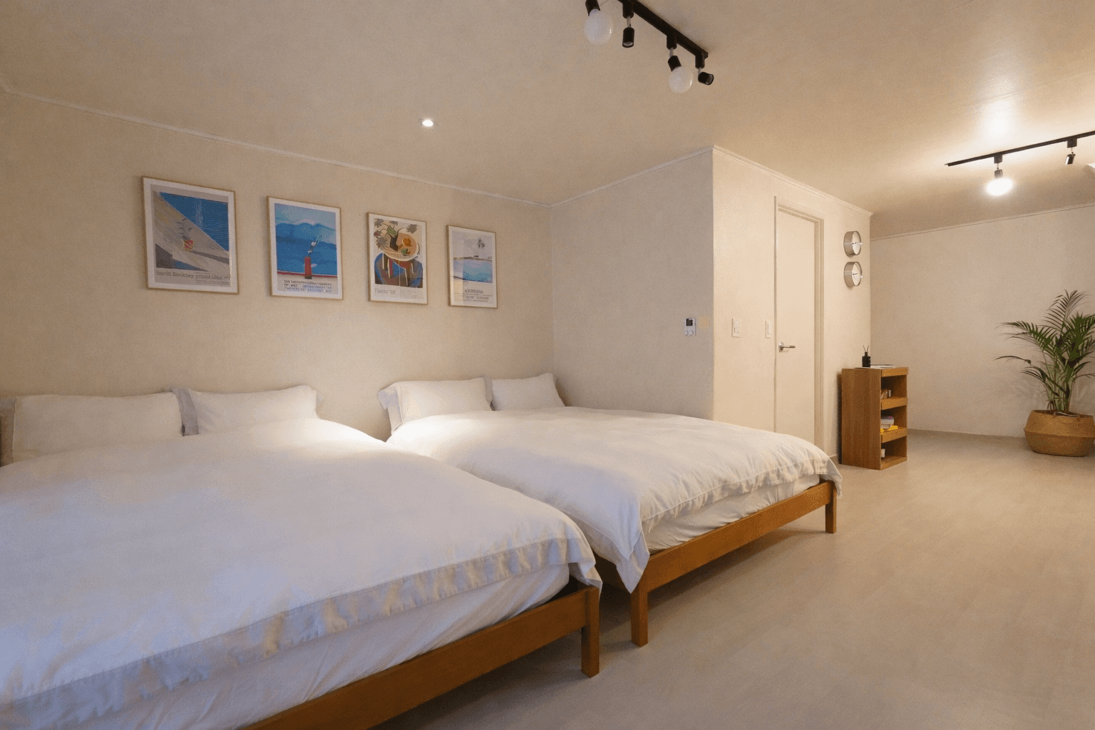 Hongdae Station 1-min — Renovated 36㎡ Studio with Dryer