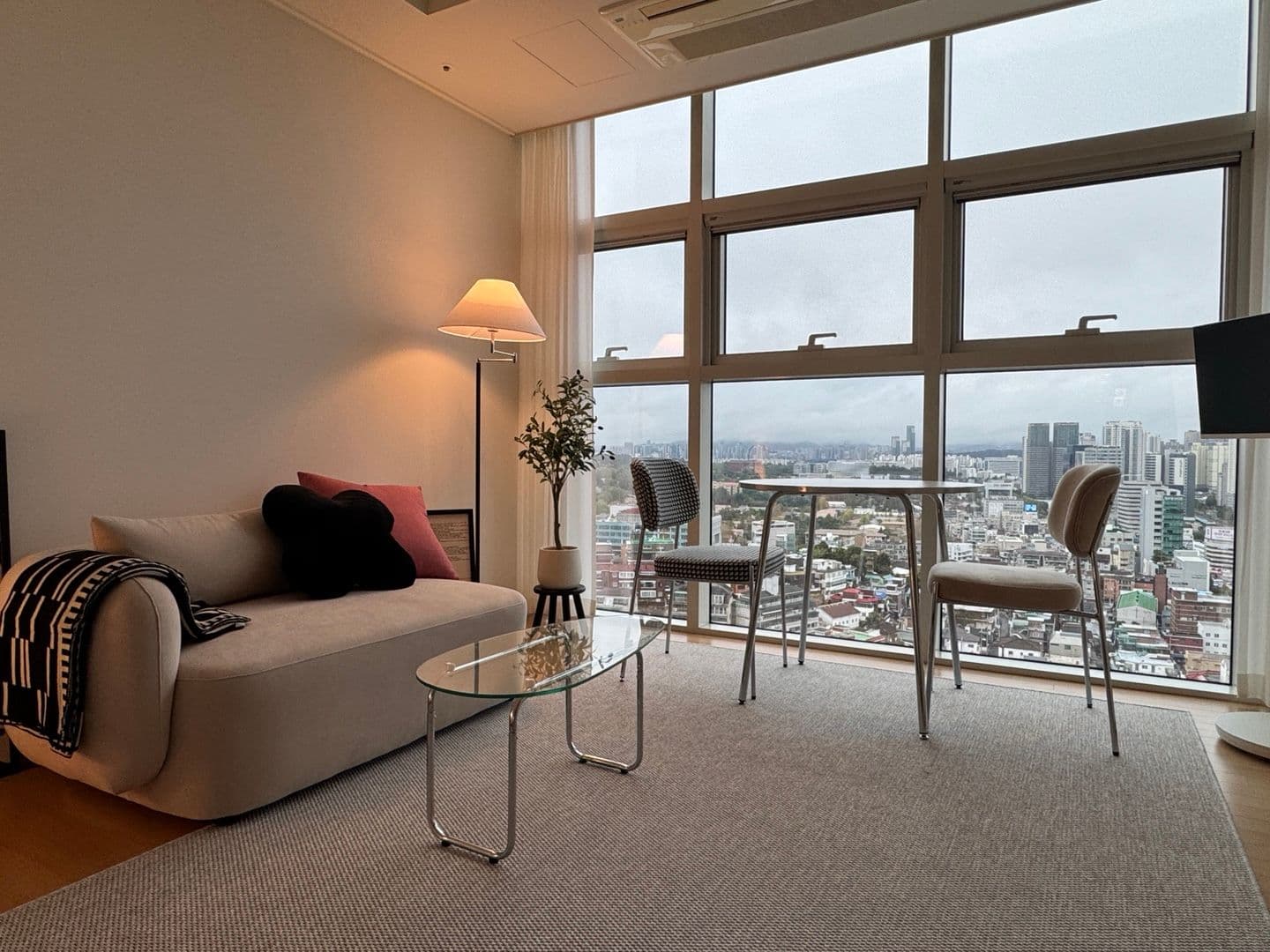 19th-Floor City-View Studio at Seoul Station Twin City
