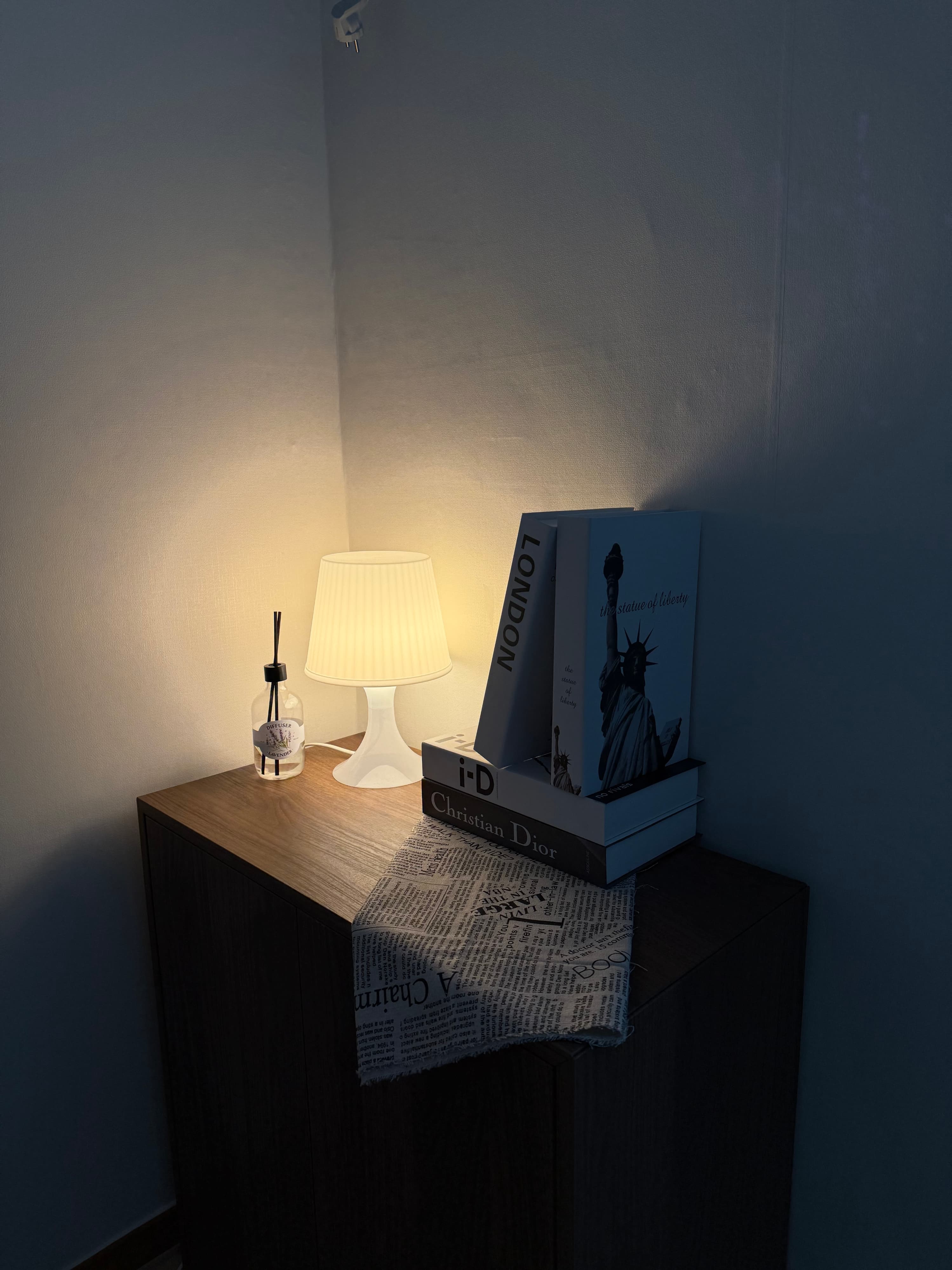 Sinchon Station 3-min — 9F Officetel, 26㎡ (Best Long-Stay Discount: 15% at 9+ Weeks)