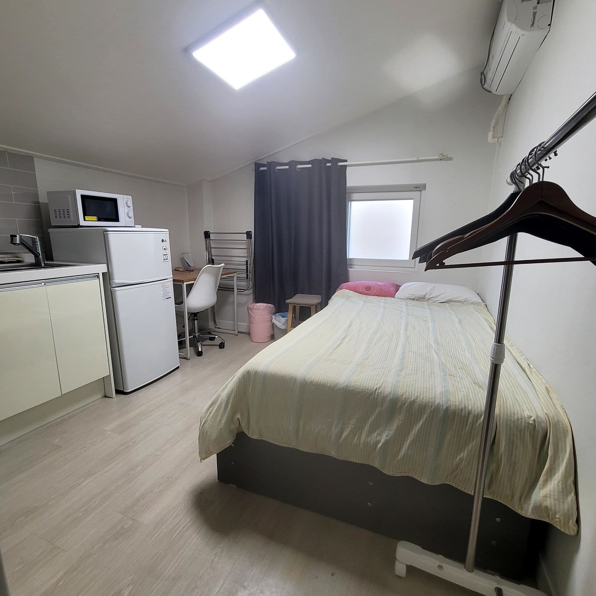 Quiet New-Build Studio Steps from Jongno 3-ga Station