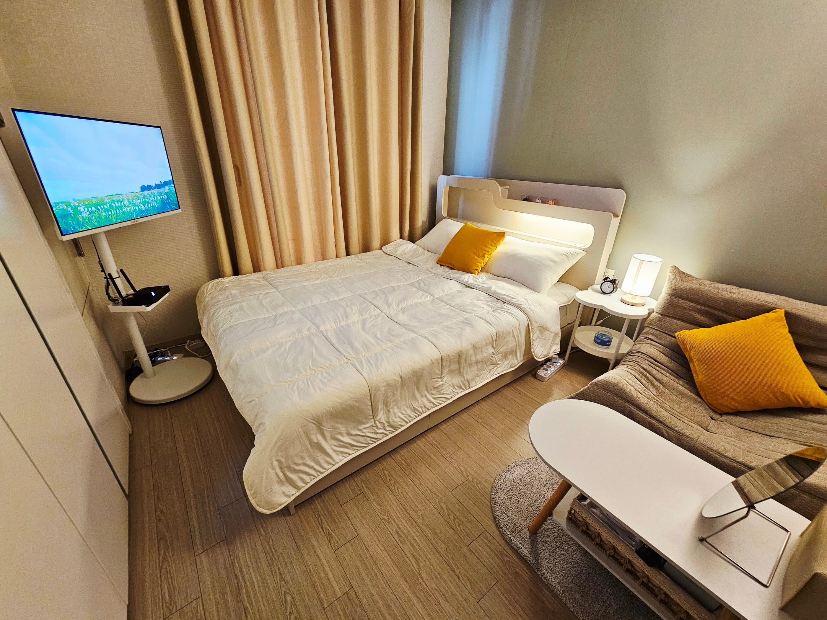 Jamsil Cozy Studio — 3min from Sports Complex Station, Double Subway Access
