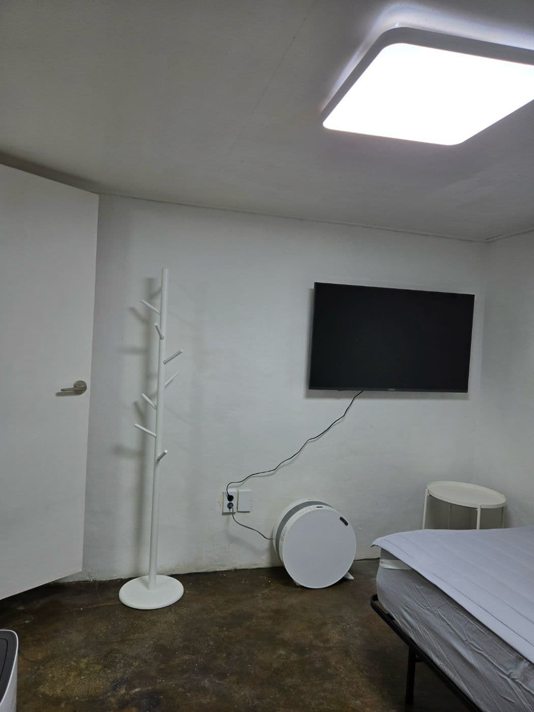Semi-Below Studio with Itaewon Access and Rooftop Views