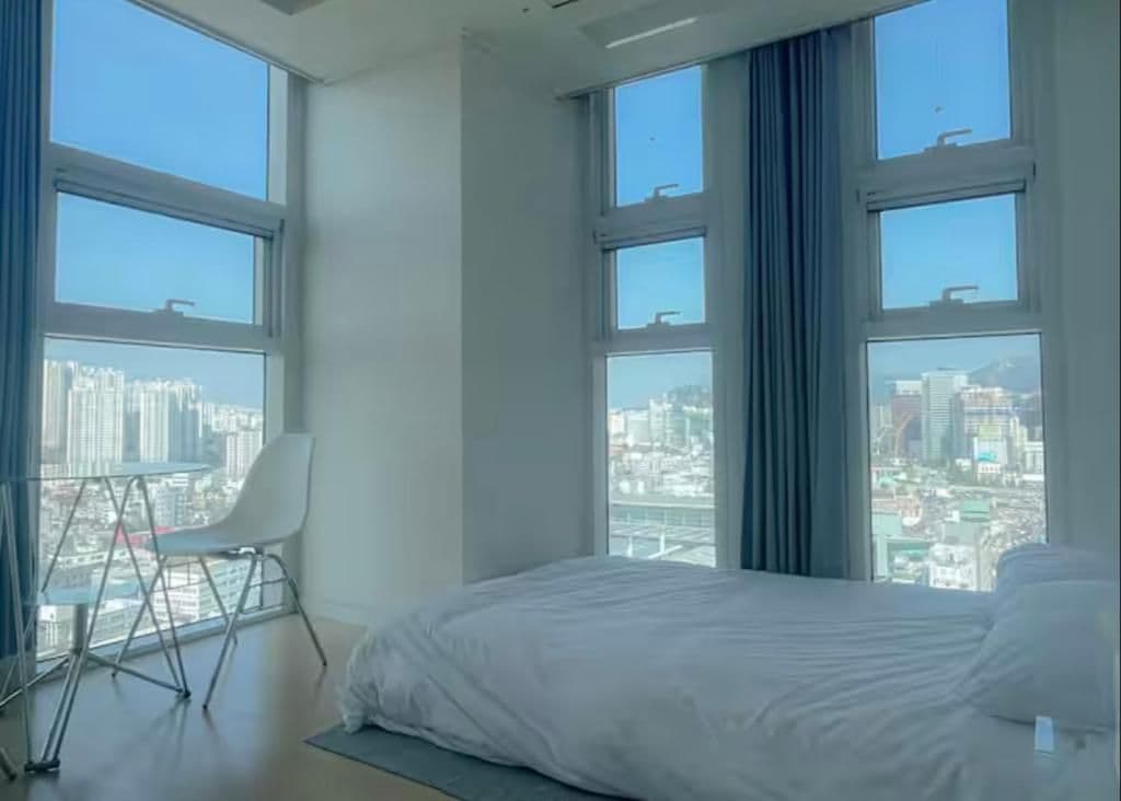 Seoul Station-Connected Studio with Full Kitchen, 17th Floor