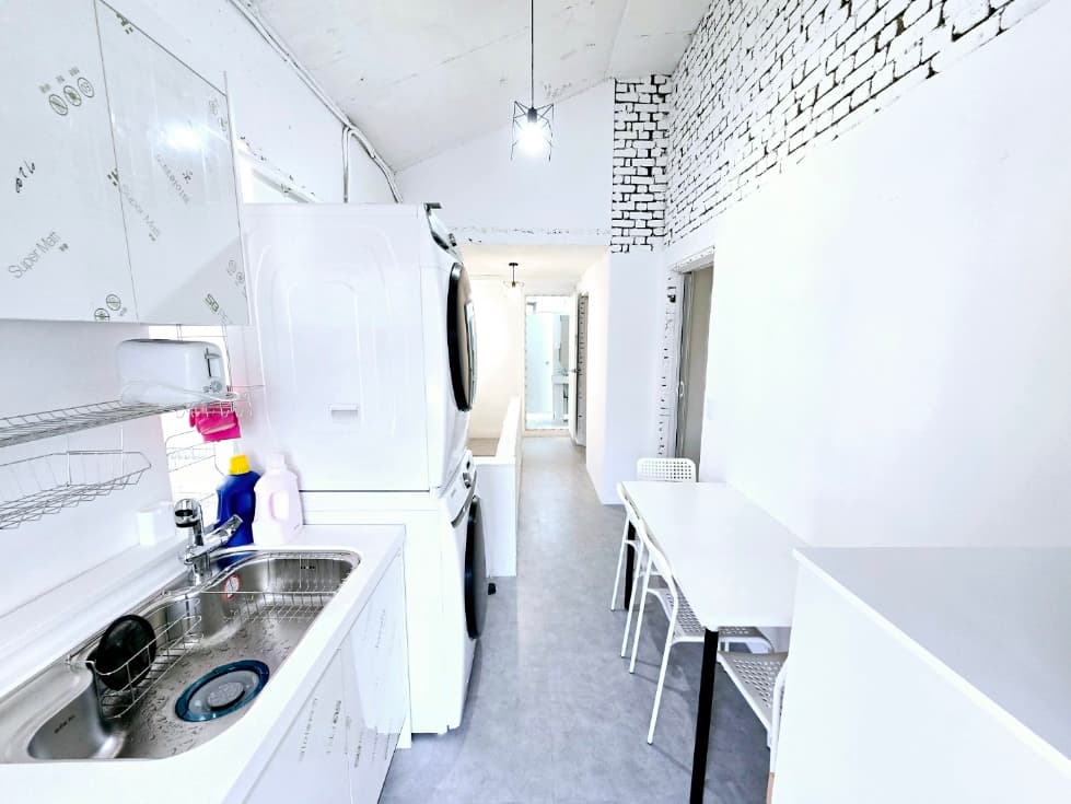 Hongdae+Hapjeong — 60㎡ 4-Room for 4 with up-to-20% Discount
