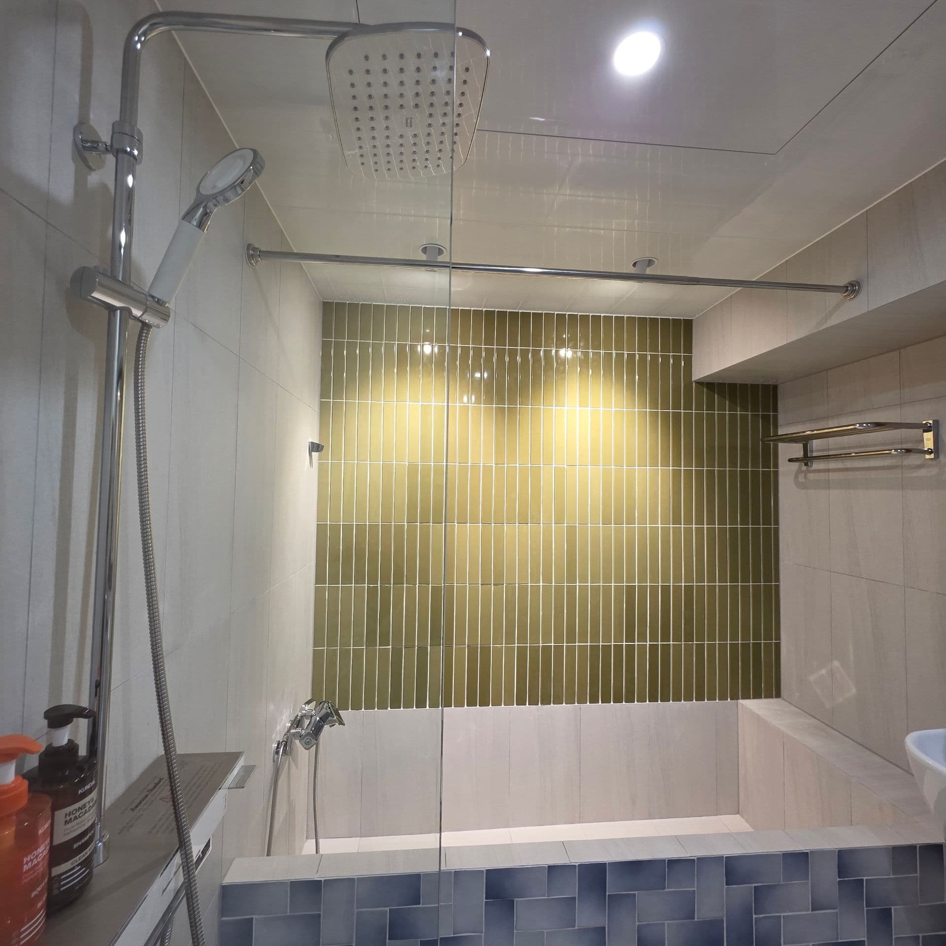 Renovated Itaewon Studio Near Gyeongnidan-gil with Soaking Tub
