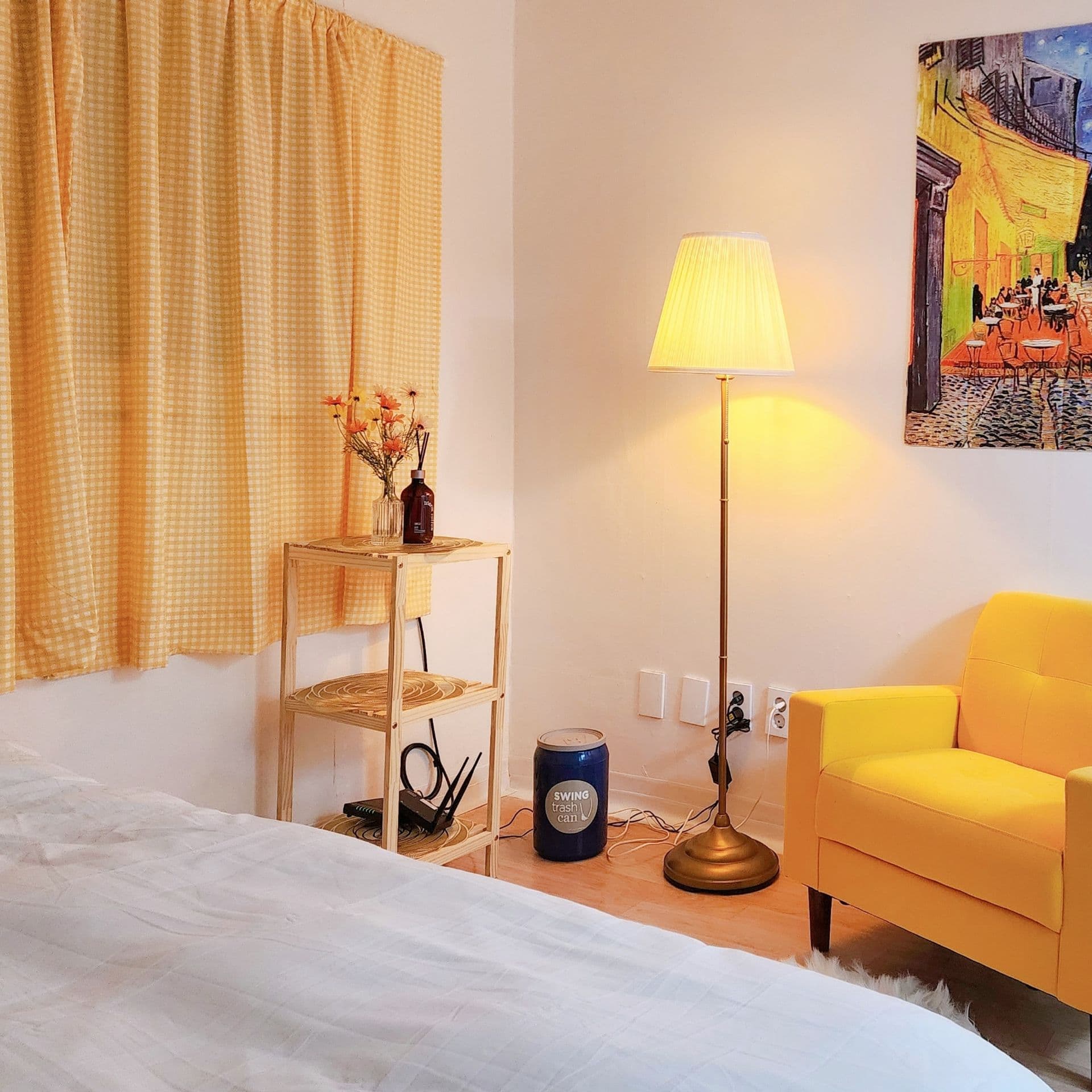 Quiet Semi-Basement Studio Near Itaewon with Nespresso
