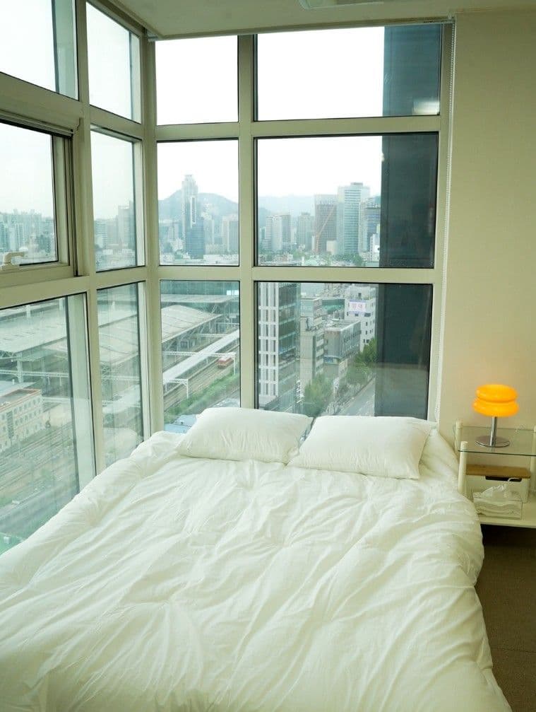 Seoul Station Twin City Namsan Studio with Open View