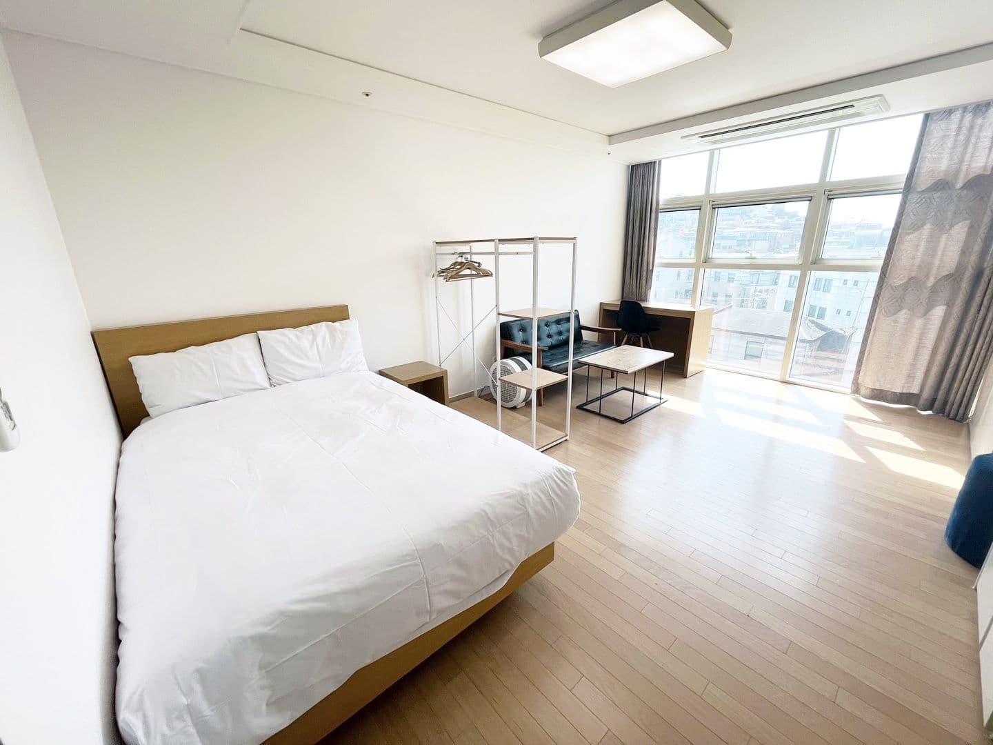 Seoul Station Studio with Building Gym and City Views