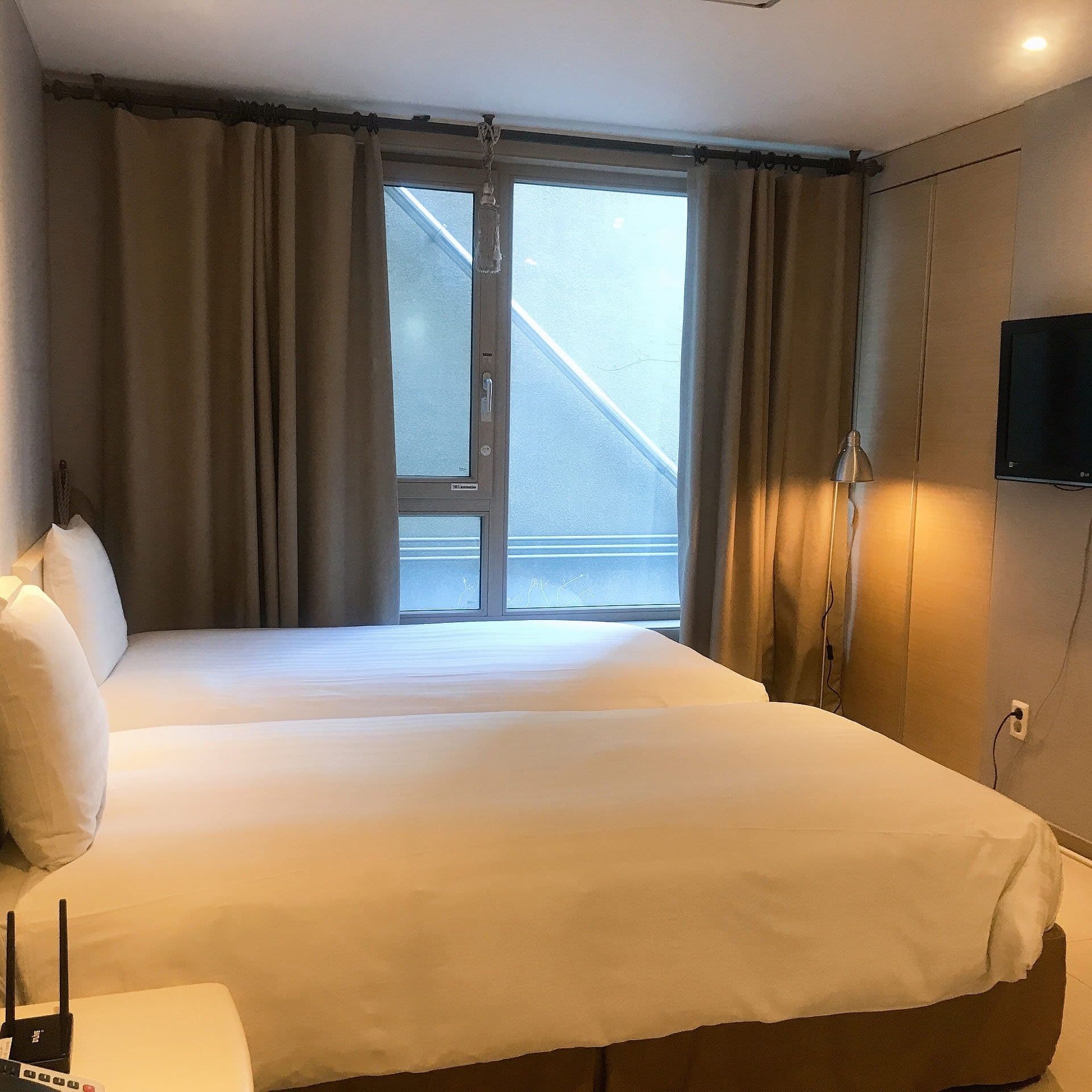 Itaewon Studio with Two Single Beds and Rooftop Garden