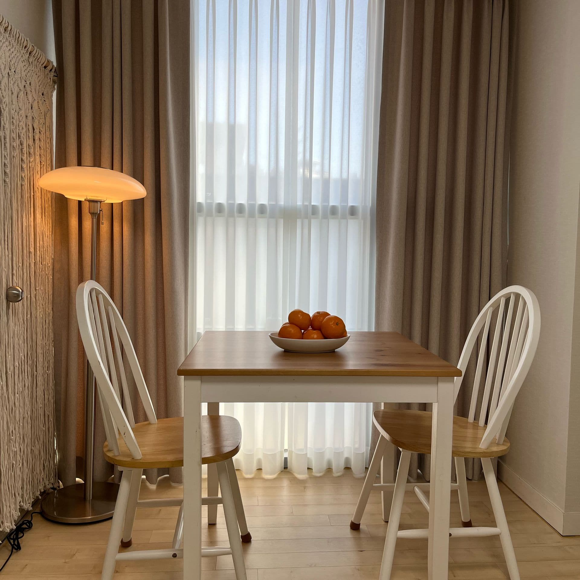 Cozy Studio Steps from Sindang Station, Myeongdong