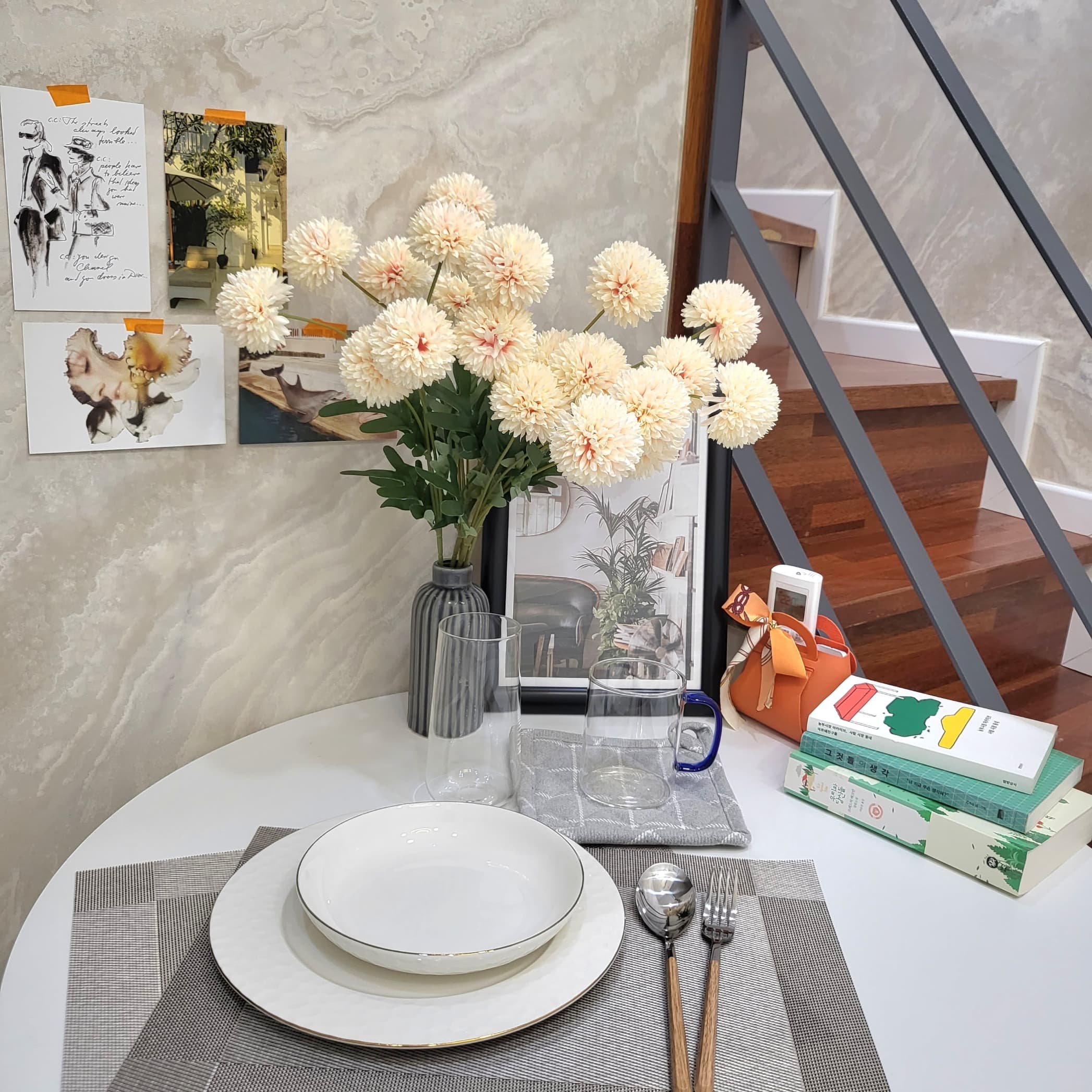Seongsu Loft — 2F, 30㎡ (Larger Unit, Same Host)