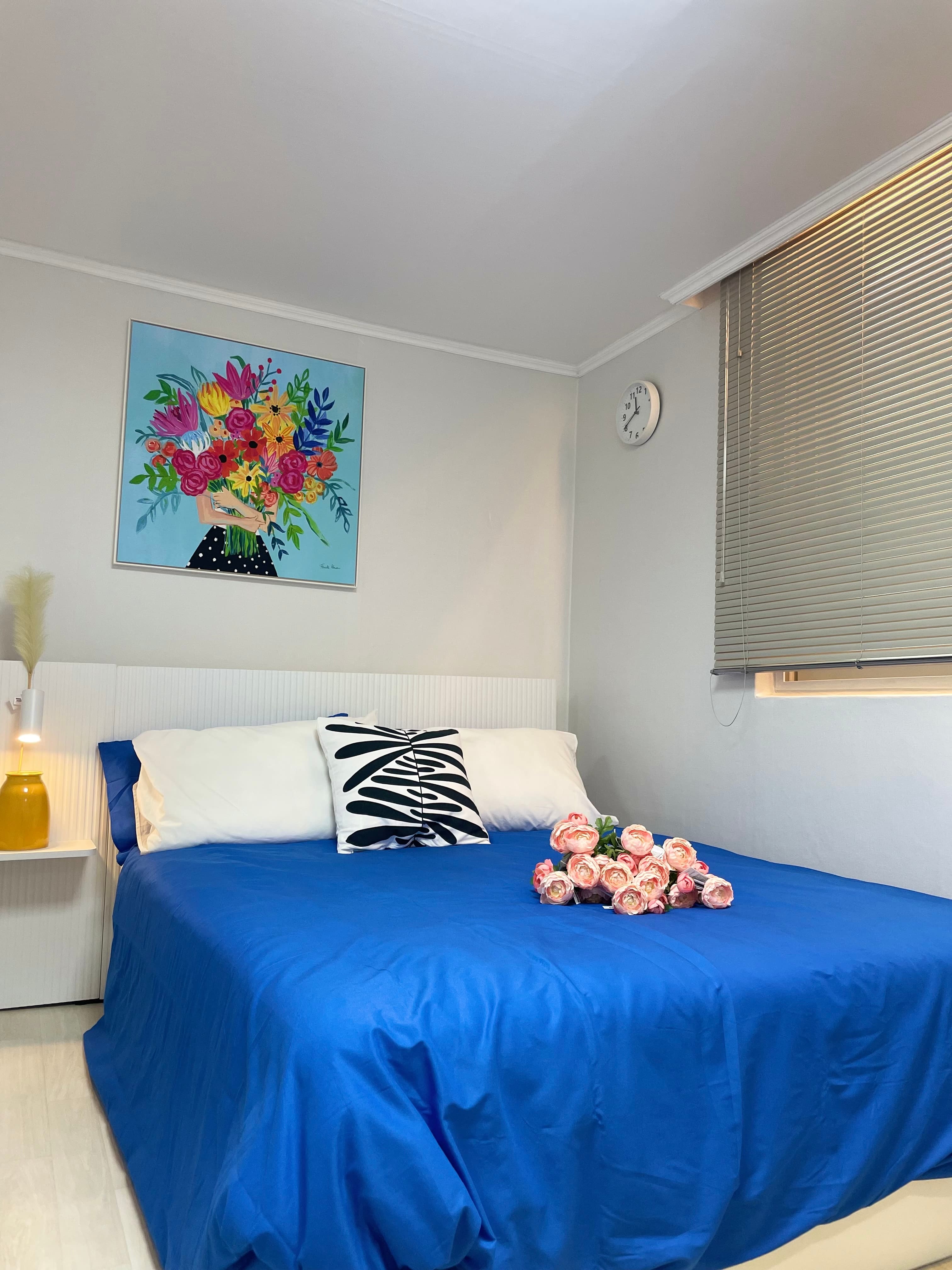 1st floor / 5min Sinsa station / Garosu-gil /Plastic surgery