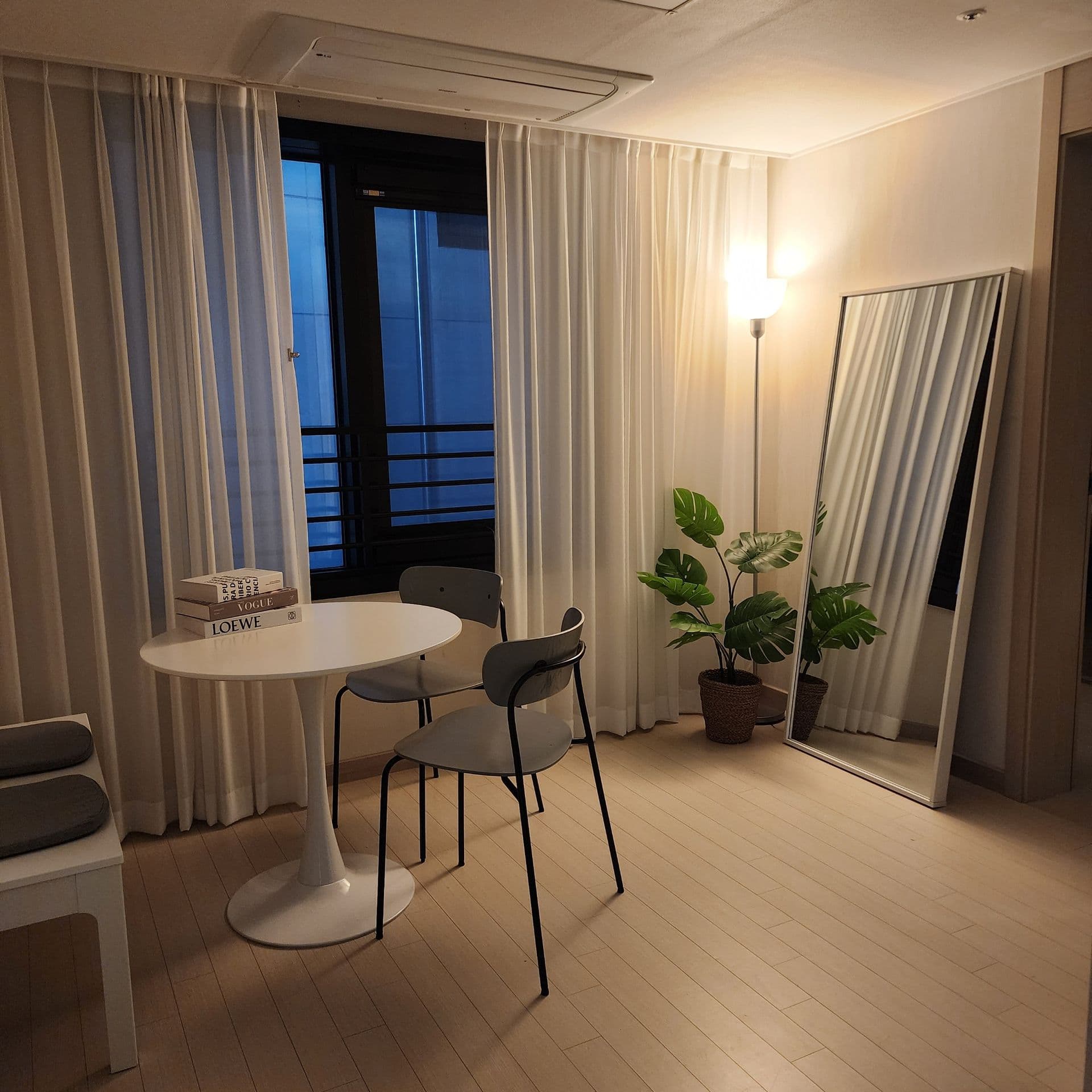 Two-Bedroom Myeongdong Stay Near Cheonggyecheon Stream