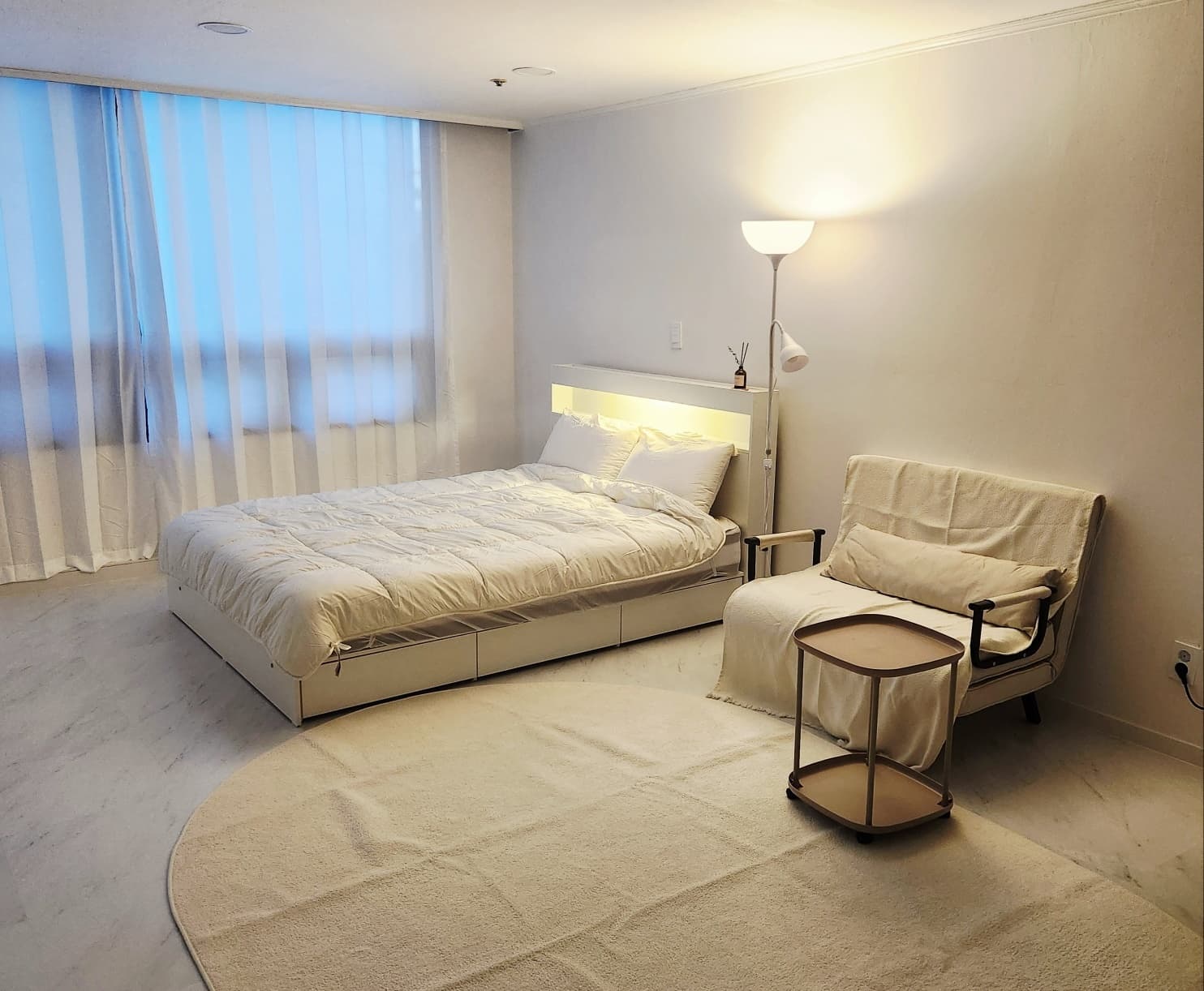 2min to Saetgang St and Yeouido St/near Yeouido Park