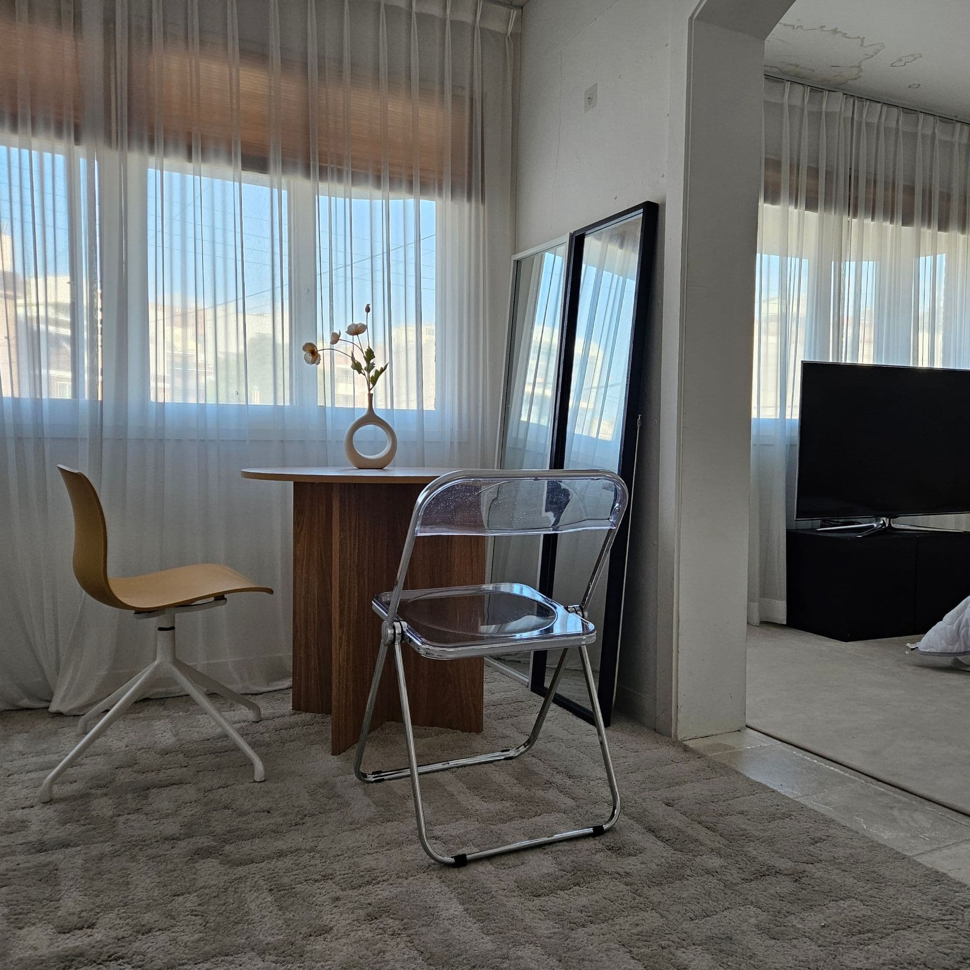 Cozy Itaewon Studio on the Antique Furniture Street