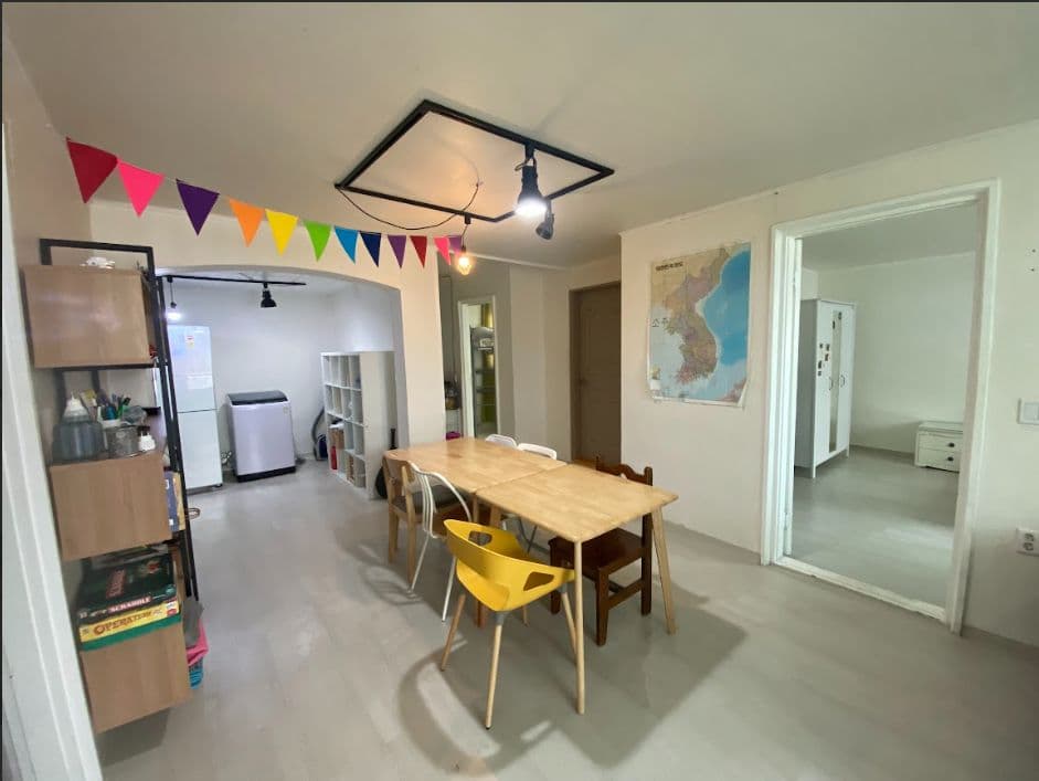 4-Bedroom HBC Apartment Near Namsan with Full Kitchen