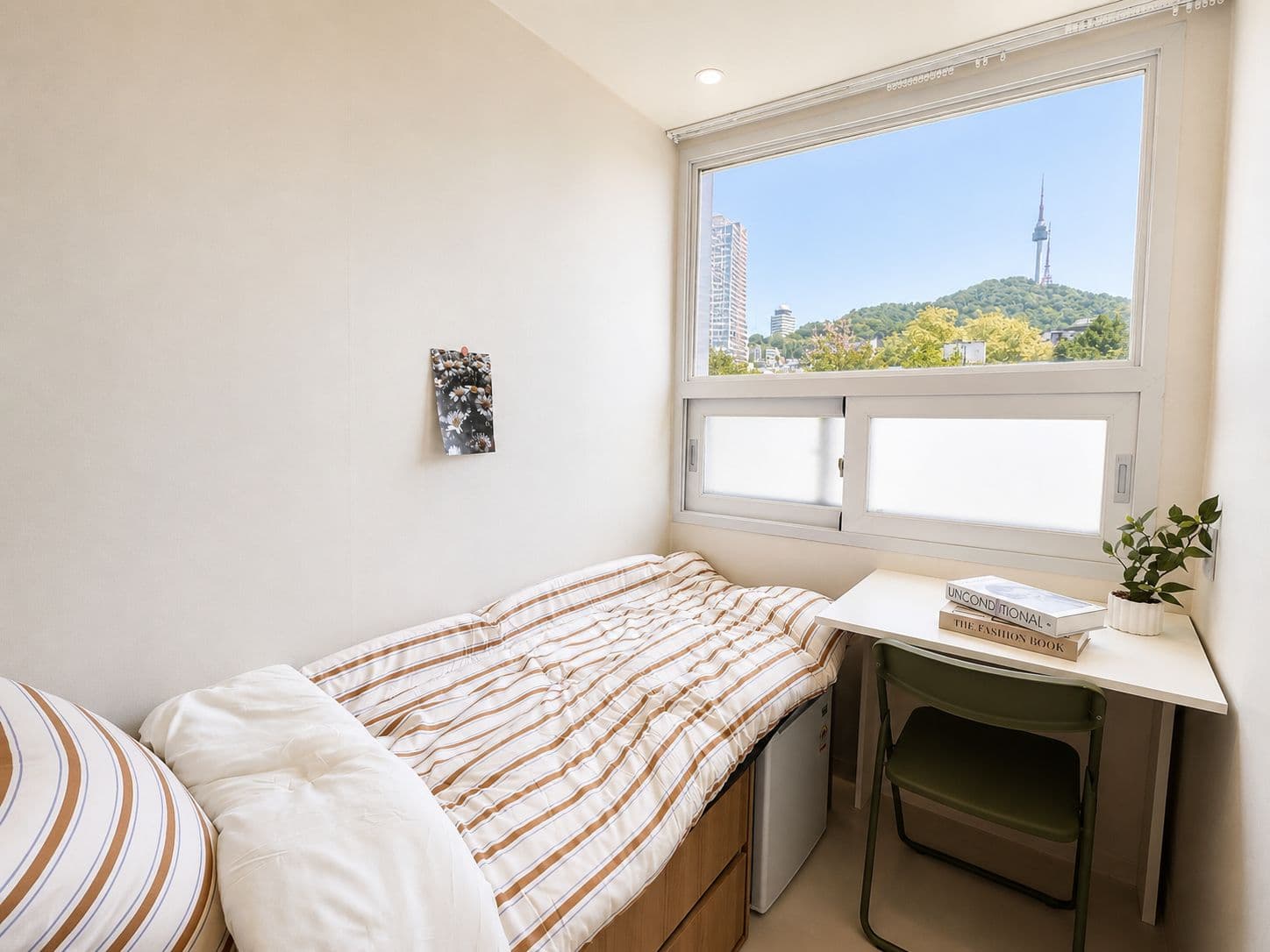 Female-Only Studio Steps from Seoul Station, Namsan View