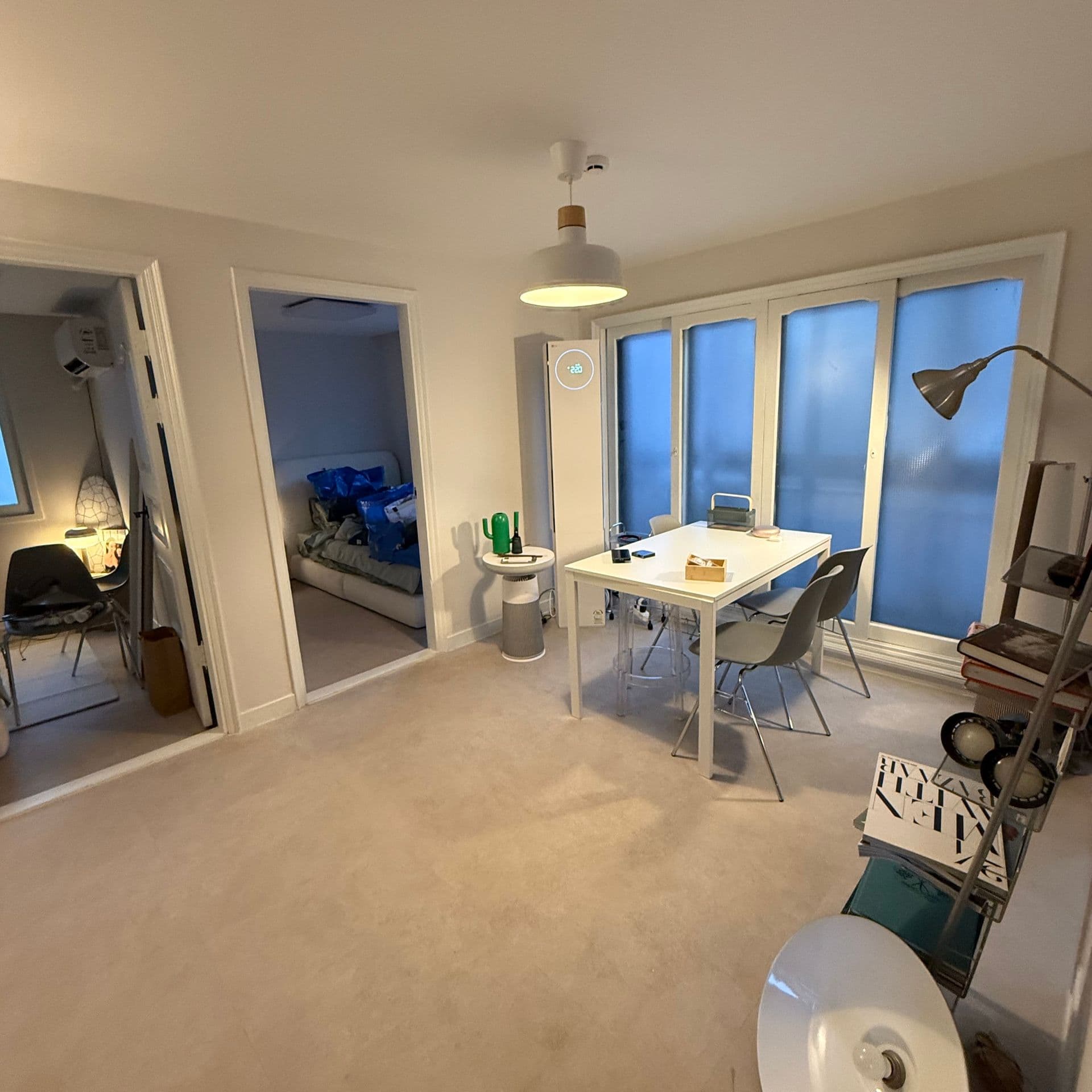 Quiet Itaewon Studio with Premium LG Appliances and Balcony