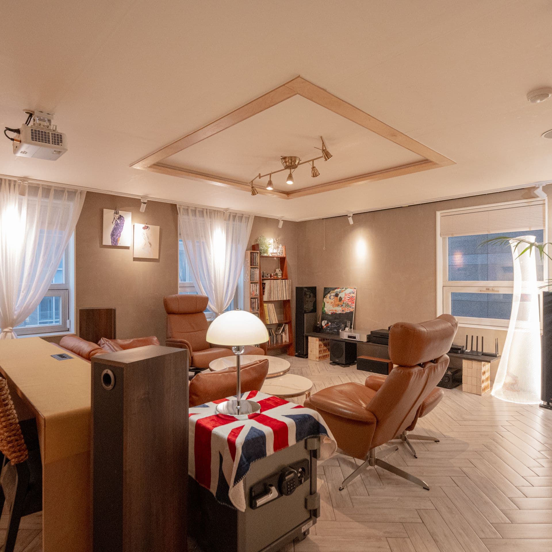 CEO's Boutique Studio — Triple Subway Access in Jongno
