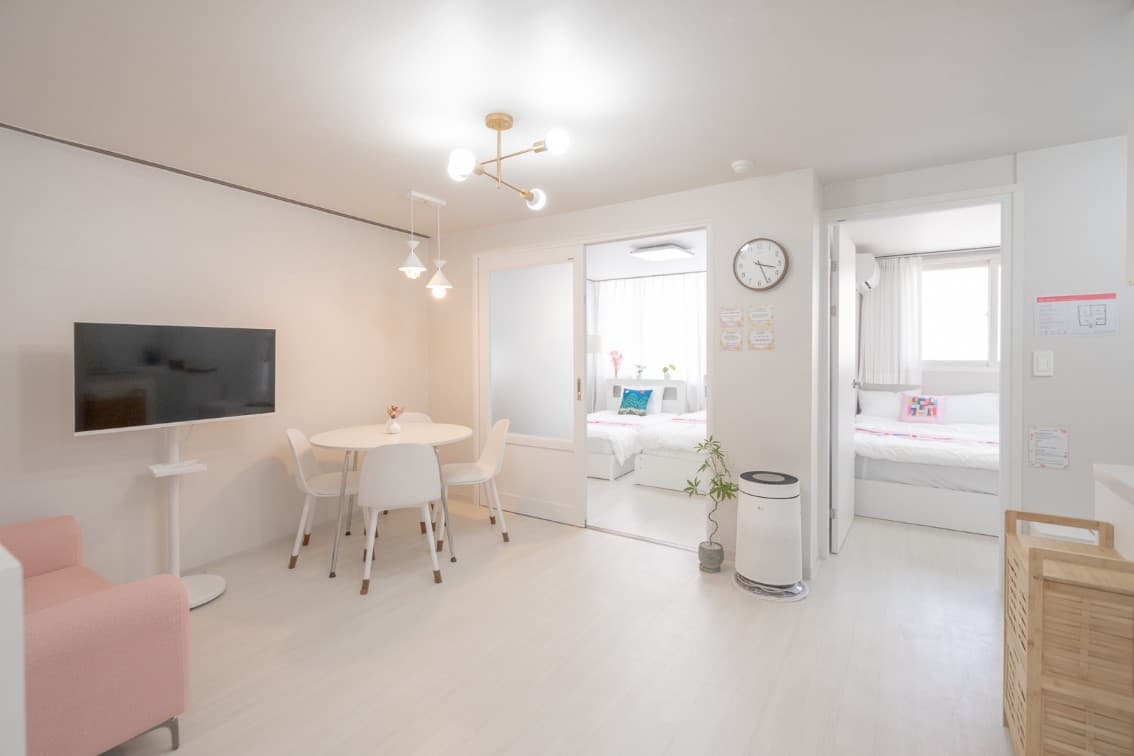 Tiana House — 2BR Apartment, 1min from Dongdaemun Station, Sleeps 6