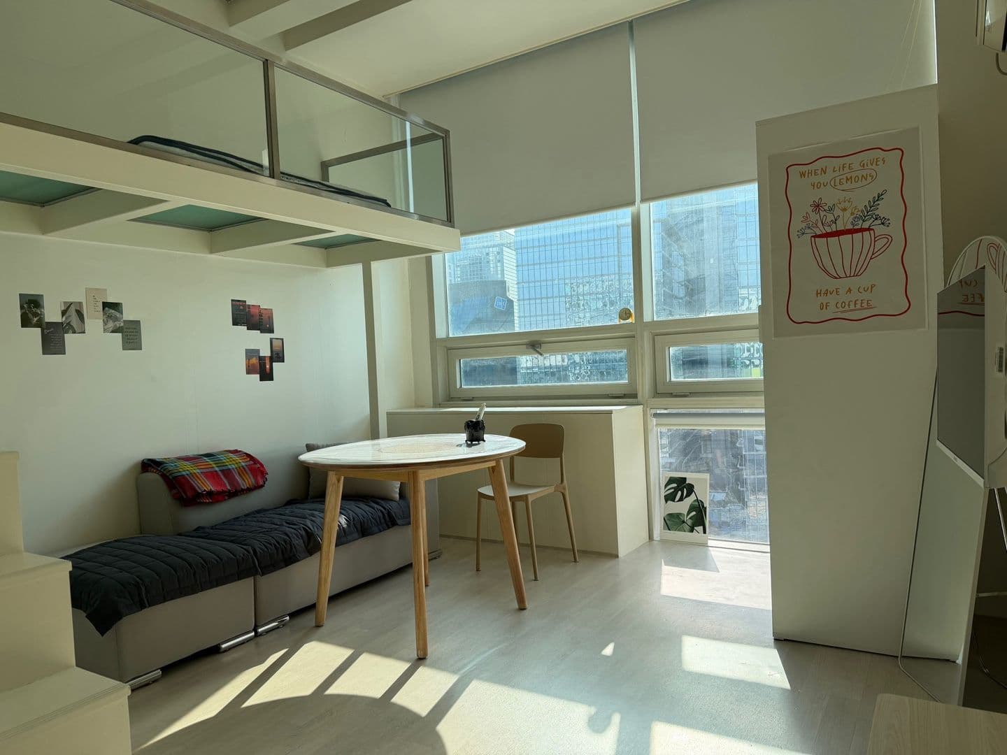 Floor 13 Studio with Cheonggyecheon Stream and City Night Views