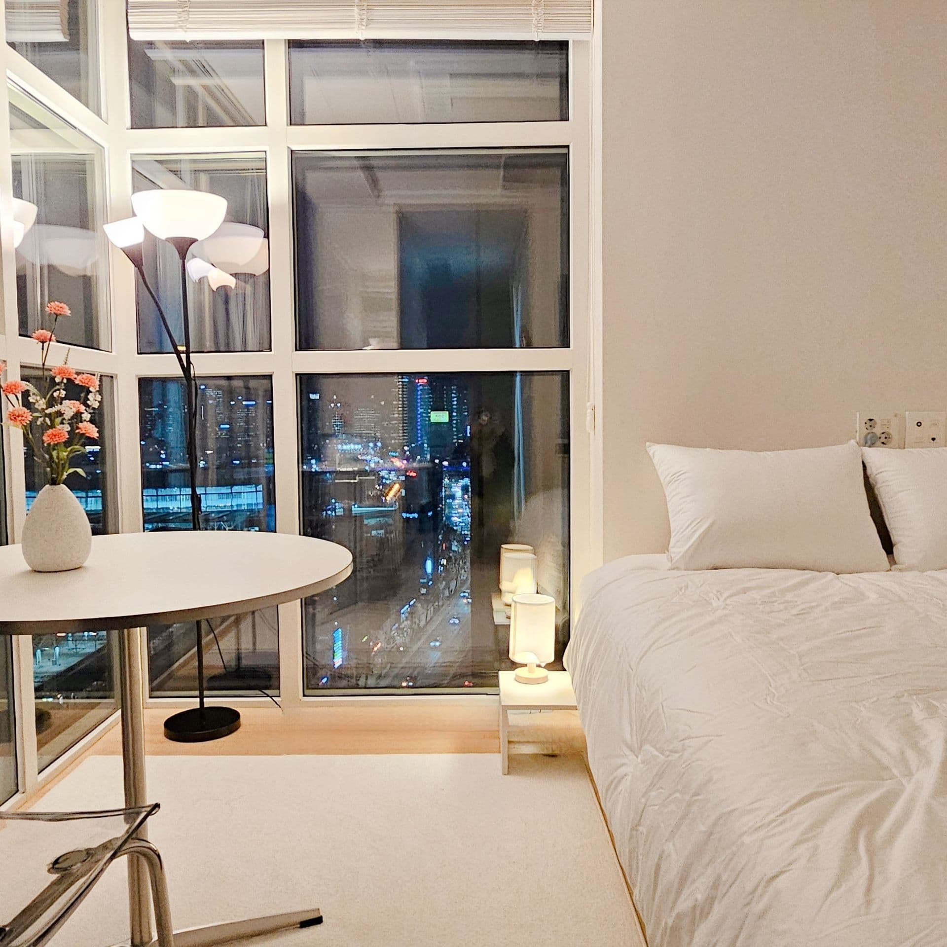 Seoul Station-Connected Studio with Rooftop Lounge Access