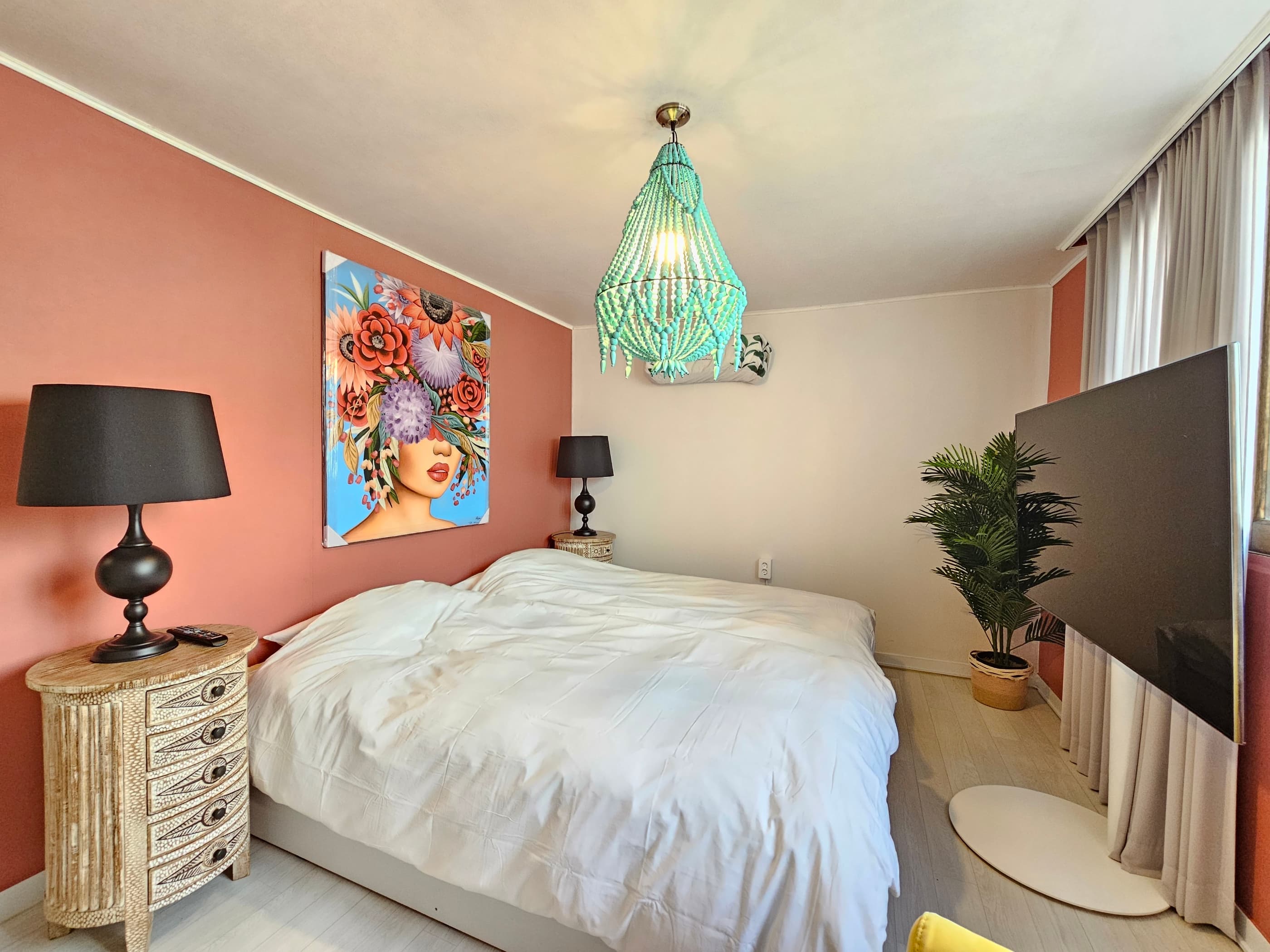 Hongdae 3-min Premium — Bali-Themed 60㎡ 3-Room with Hotel Bedding