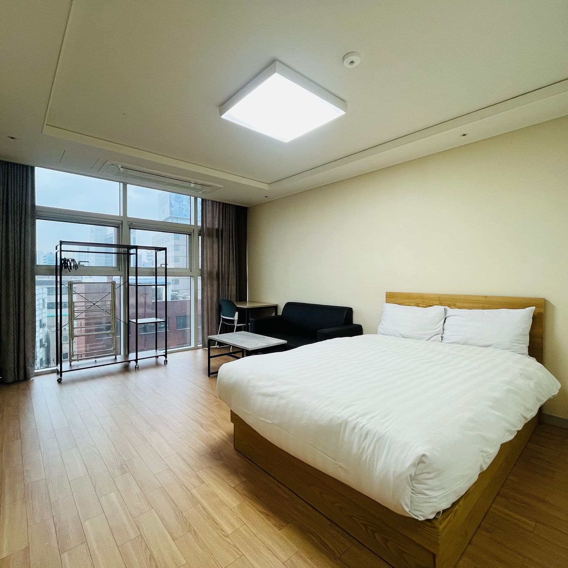 Seoul Station Access Studio with Gym and Yoga Room