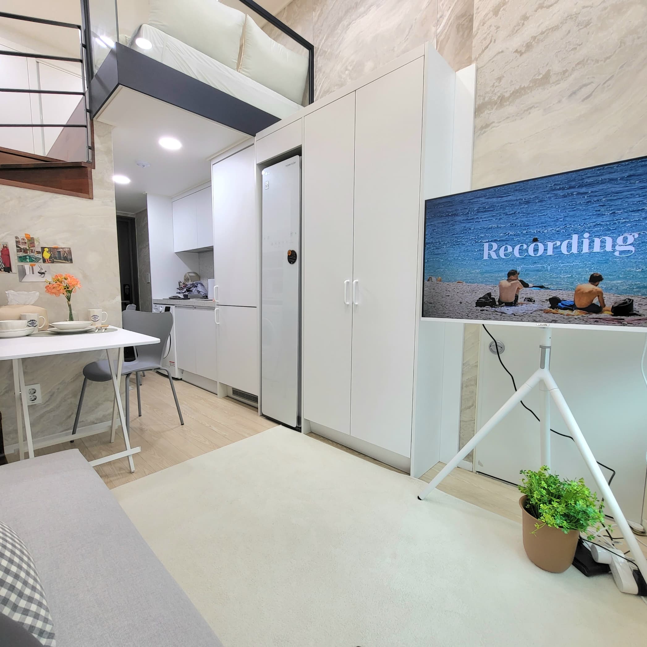 Seongsu Loft — 3F, 23㎡ (Budget Pick in the Building)