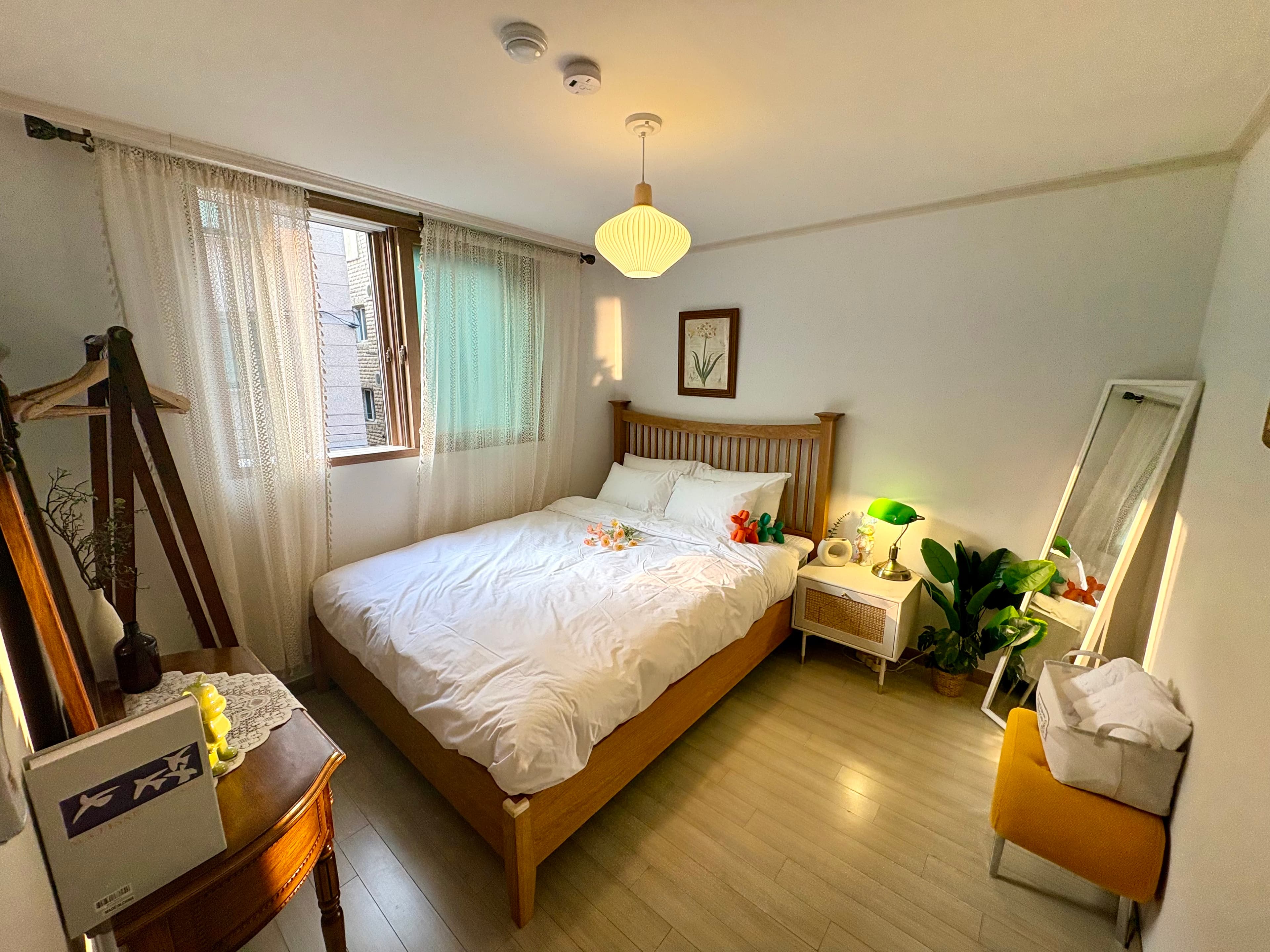 Mangnidan-gil 2BR Villa — 3F, 33㎡ (Renovated, Dryer)
