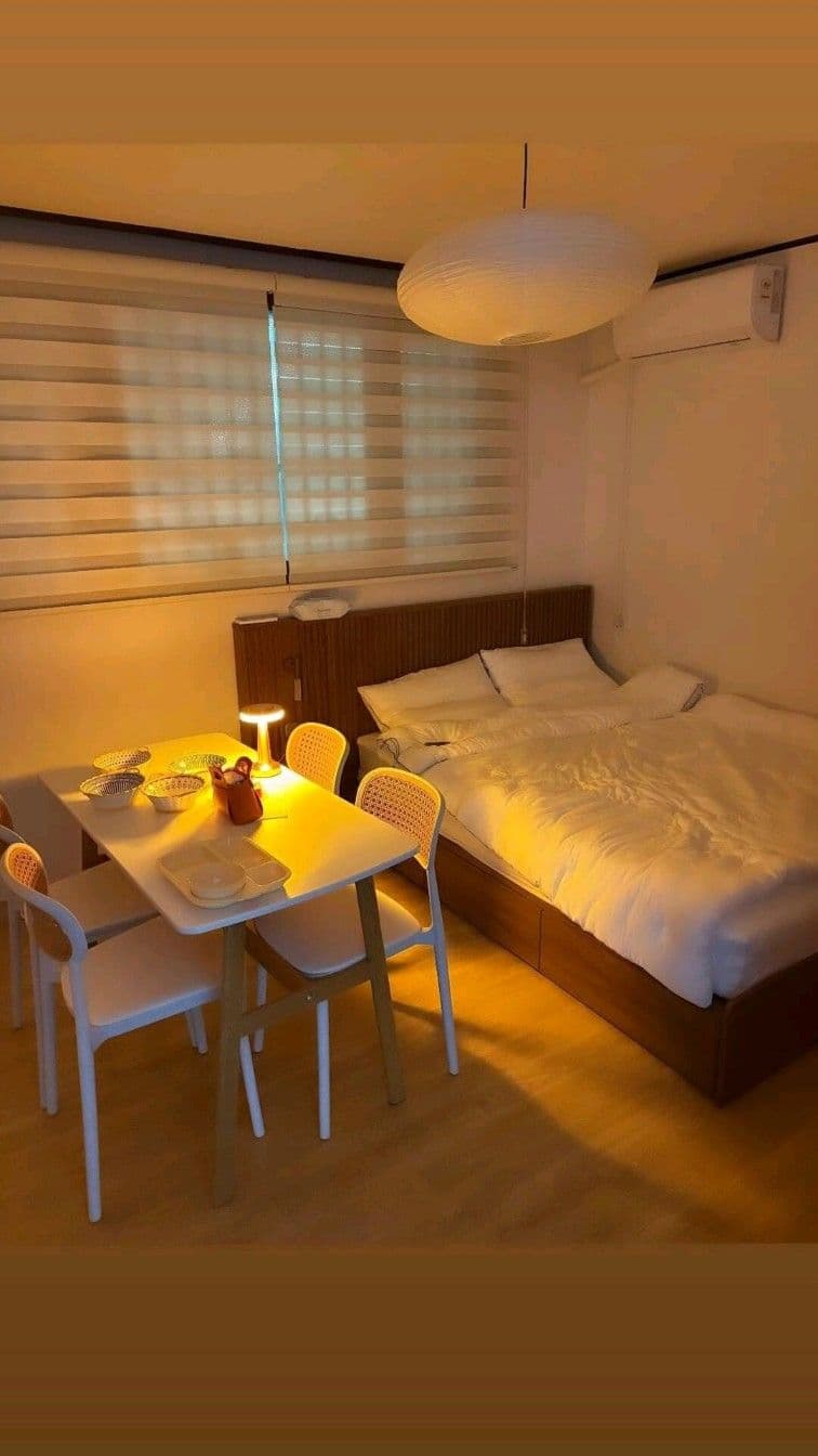 Gyeongnidan-gil Two-Room with Hotel Bedding and Balcony