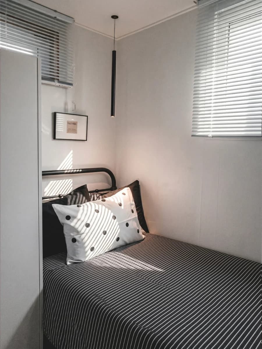 7 mins walk to Seoul National University Station