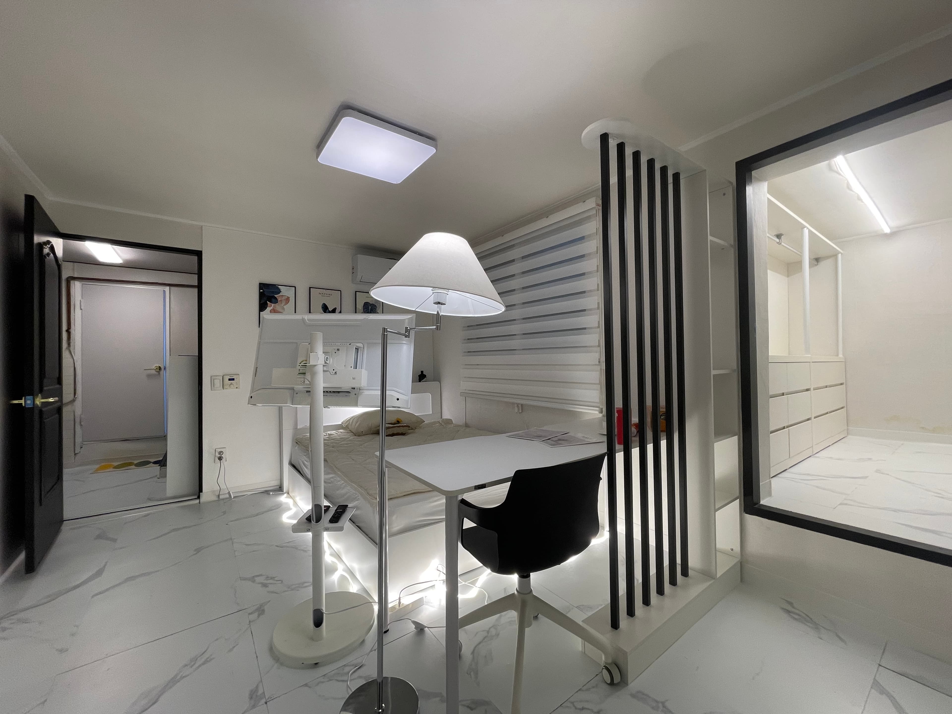 Sogang Univ. 5-min — Pet-Friendly 23㎡ Studio with Dressing Room (Hanyoung 101)