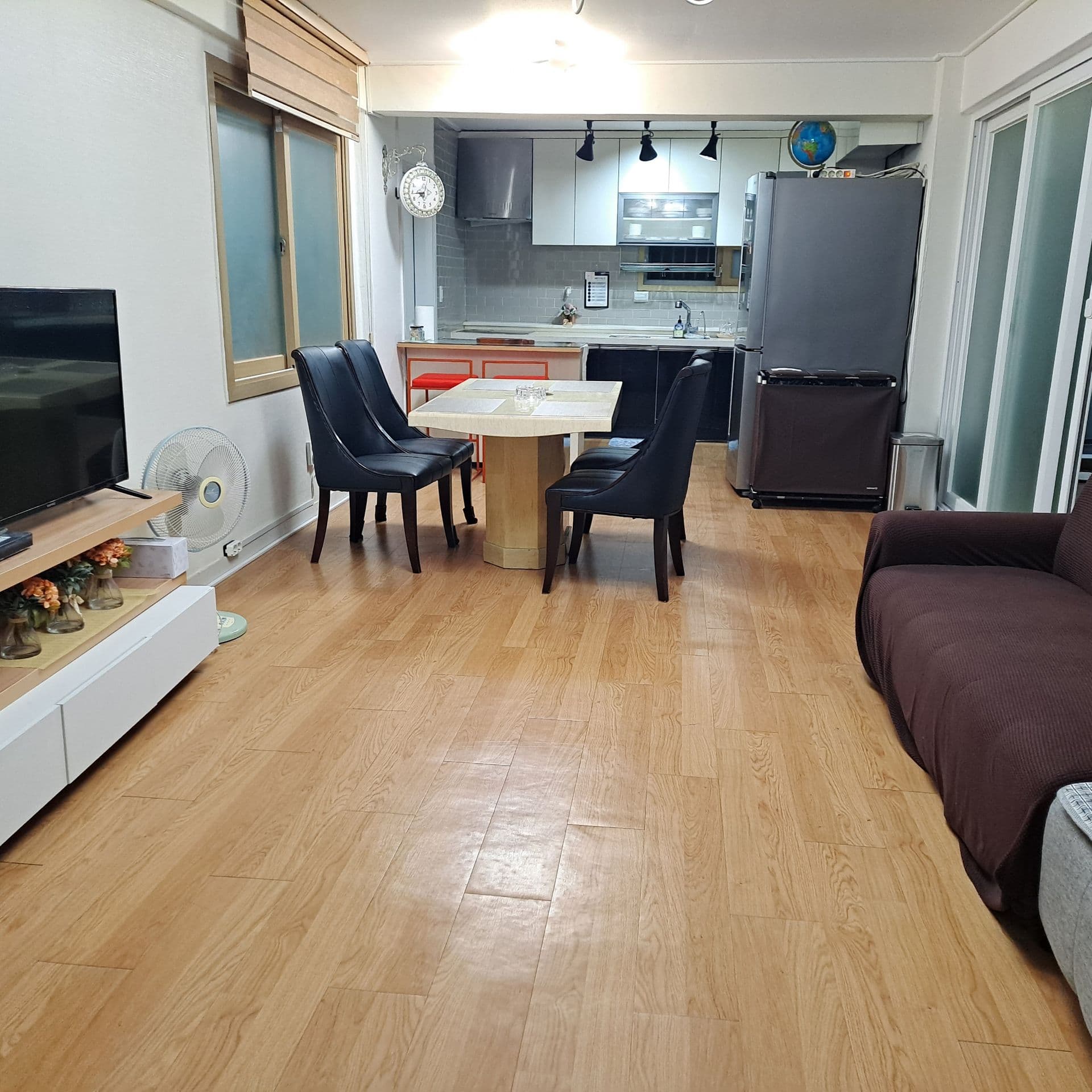 Entire 2F Floor Near Seoul Station, 99㎡ with 3 Bedrooms