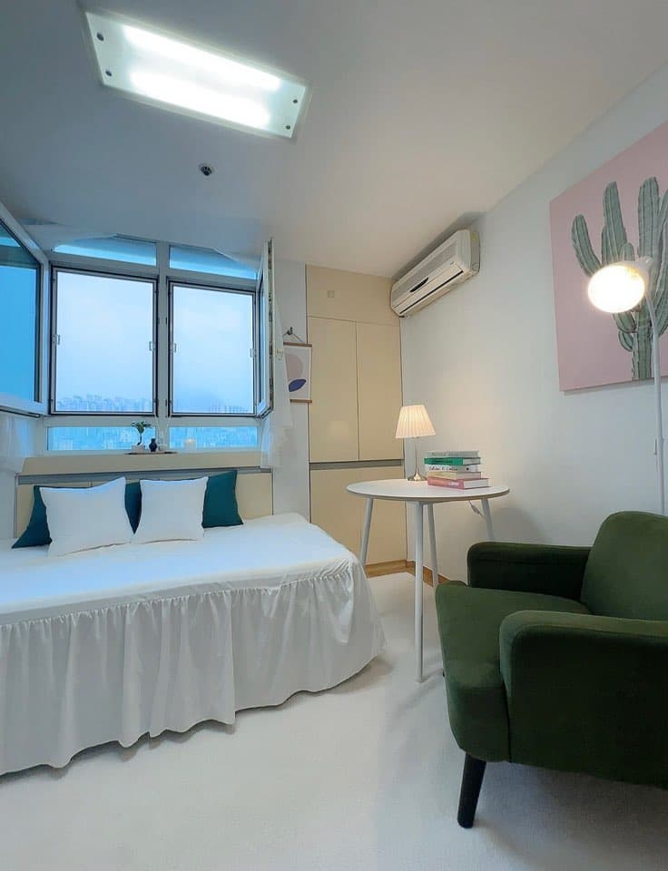 1 minute walk from Seoul National University Station