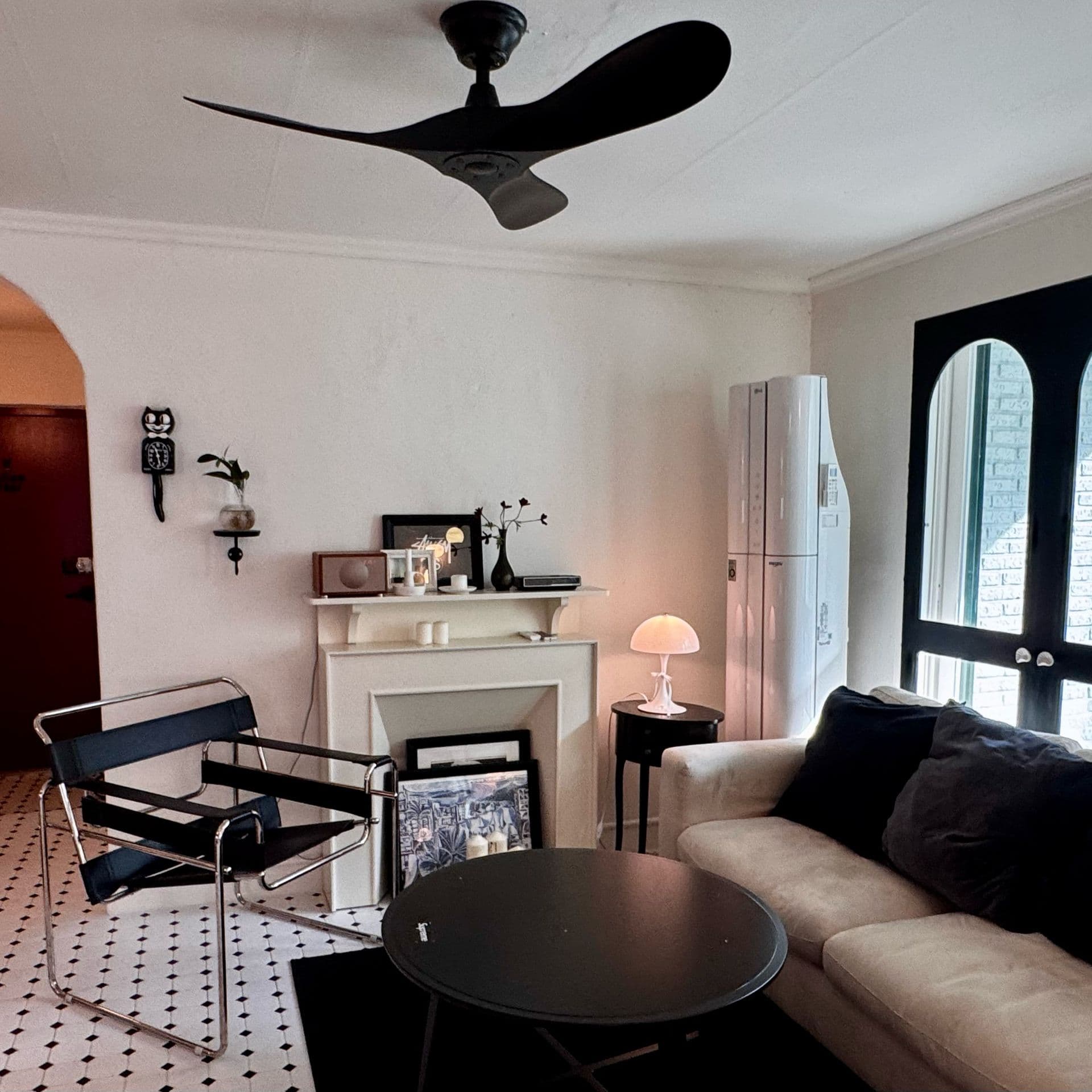 Macy Mansion: Book-Lined Studio on Hannam Cafe Street