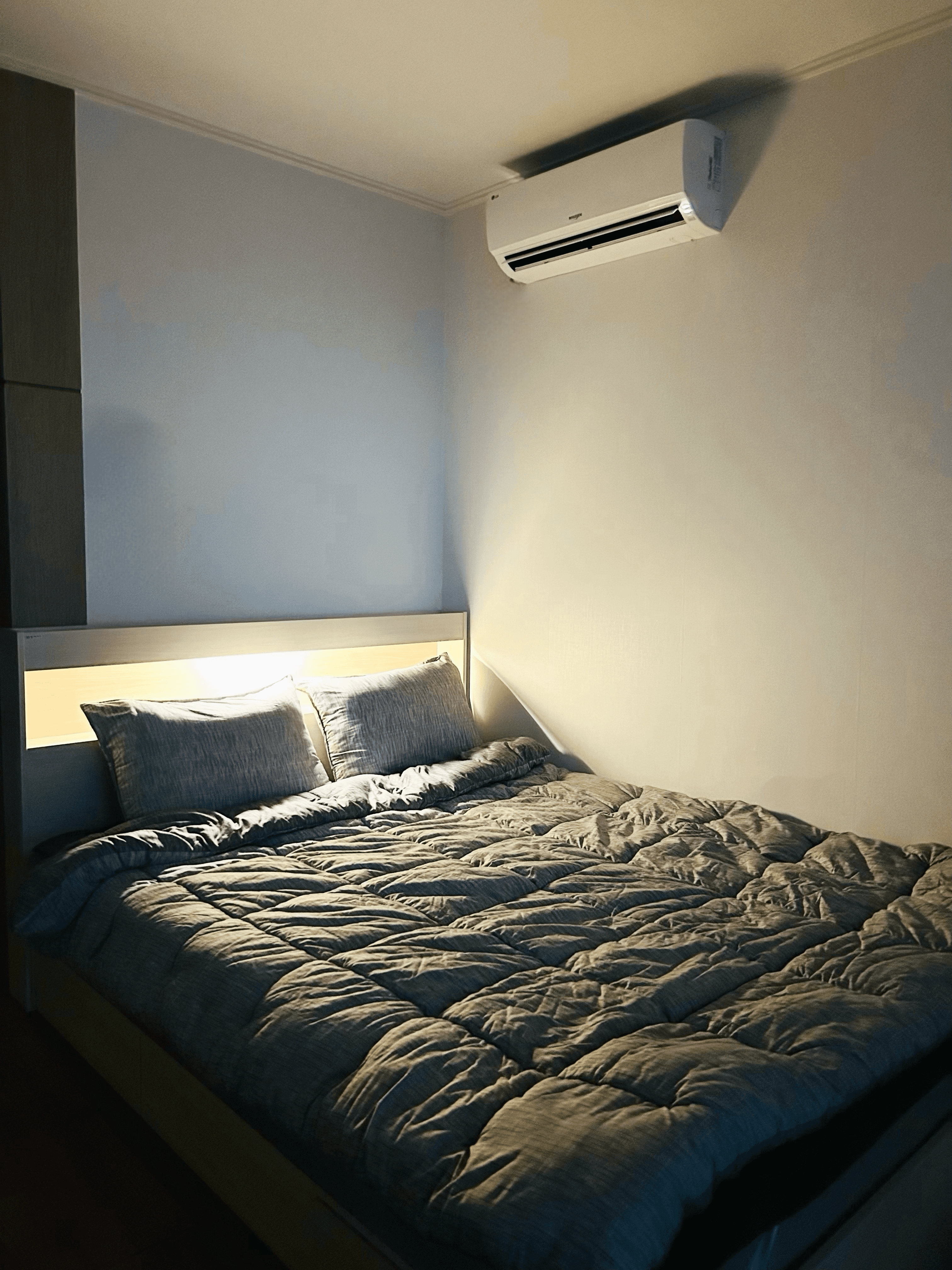 Hongdae Station 30-sec — Tranquil 5F Studio next to Yeonnam Hotspots