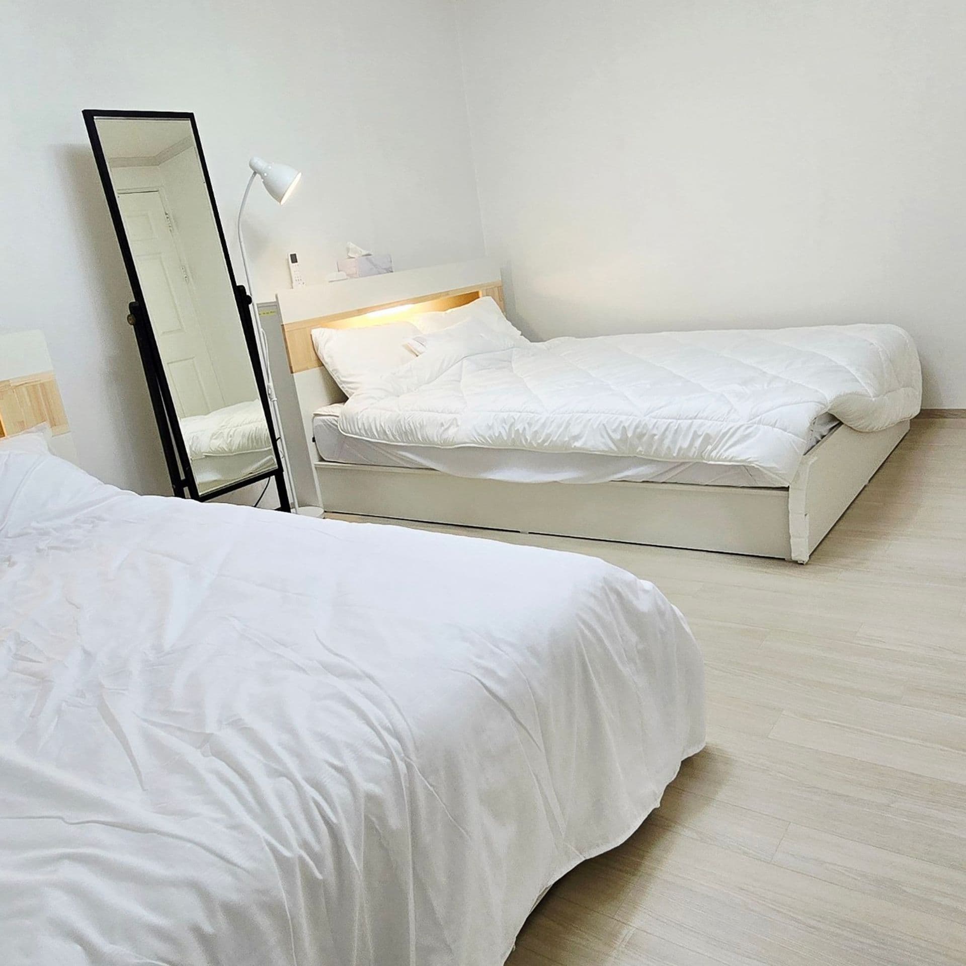Spacious Semi-Basement Studio Steps from Seoul Station