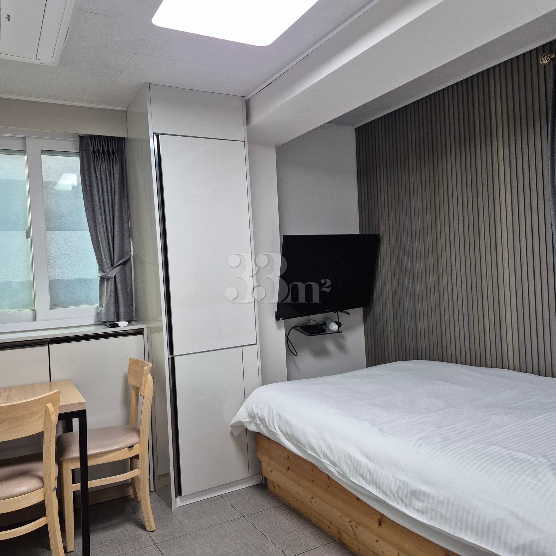 Sinchon Station 3-Minute Studio D