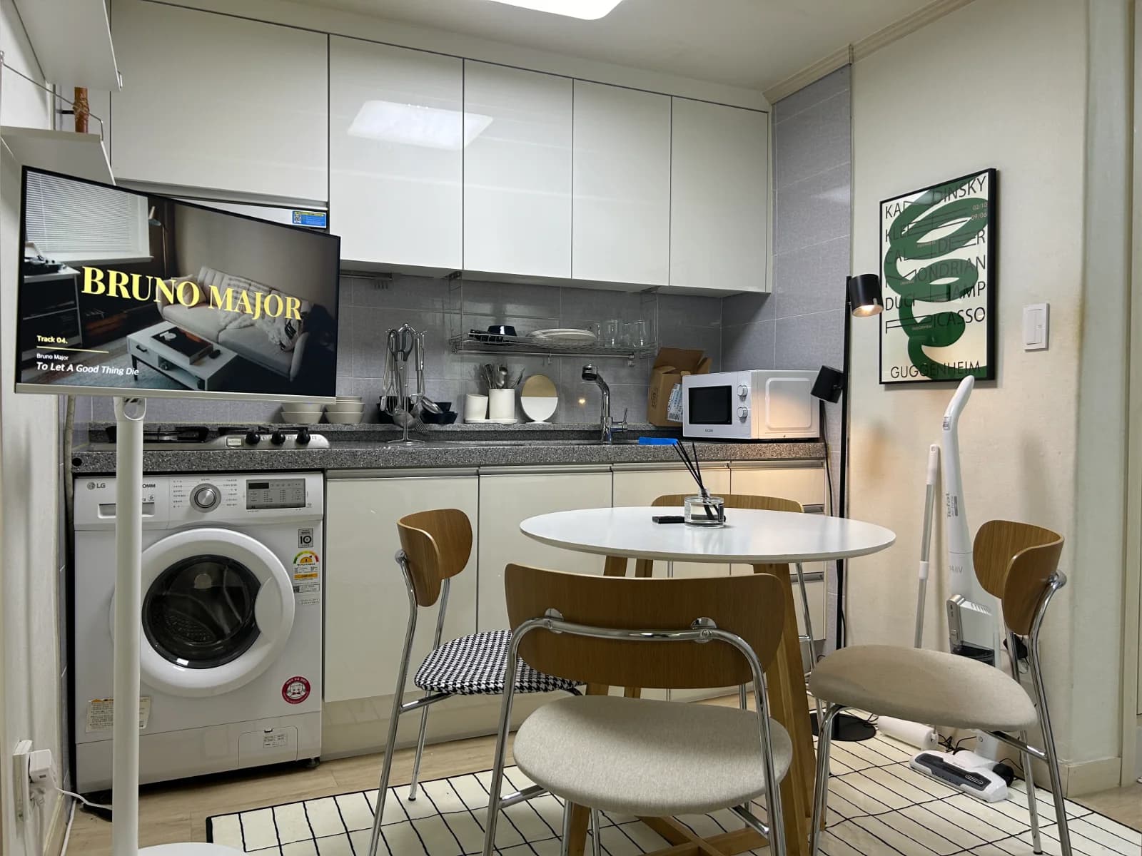 #45 Near HUFS&Kyung Hee Univ. 5 mins / 3 bedrooms 4 beds