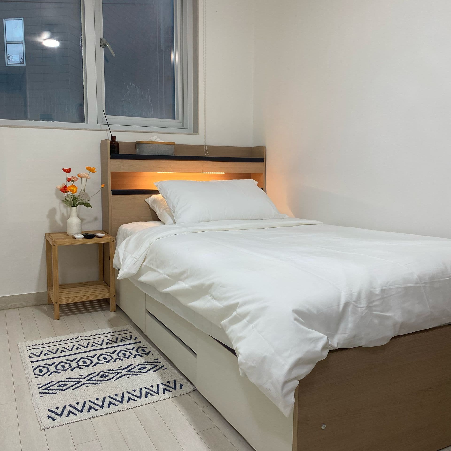 Quiet Studio Near Gwangjang Market, Jongno 5-ga