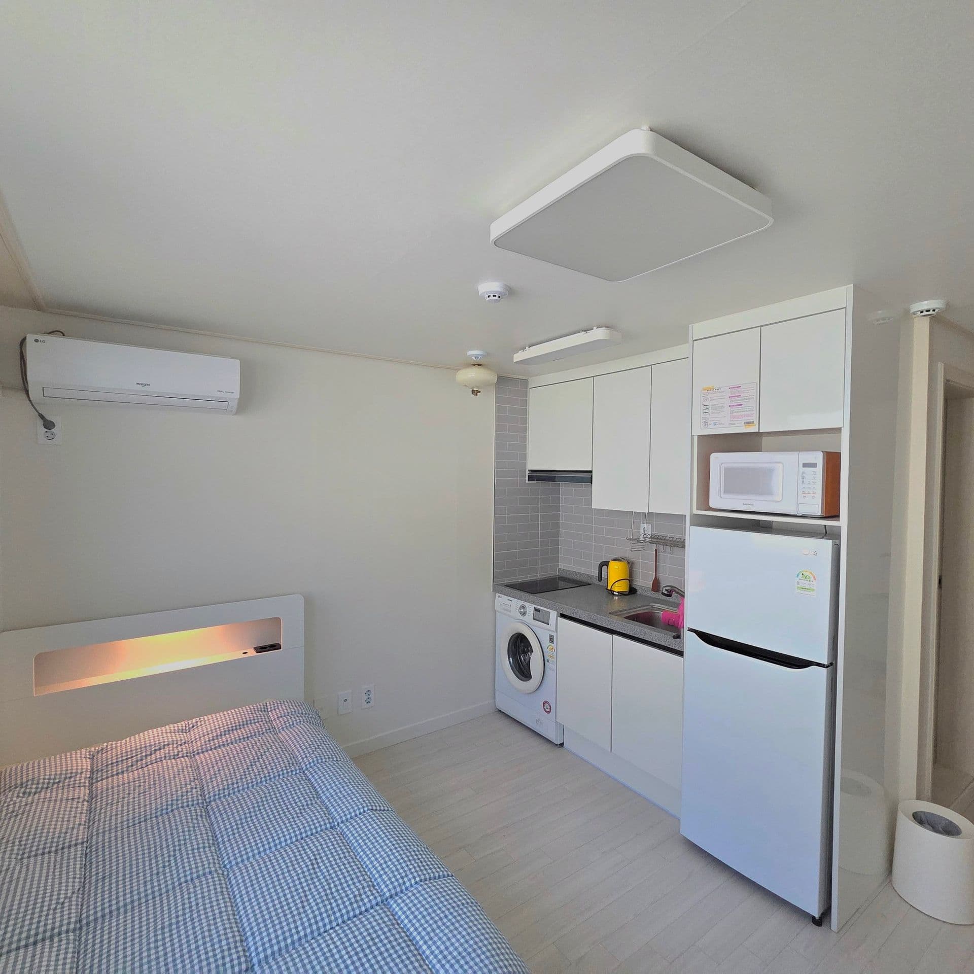 Cozy Studio Near Namsan and Seoul Station